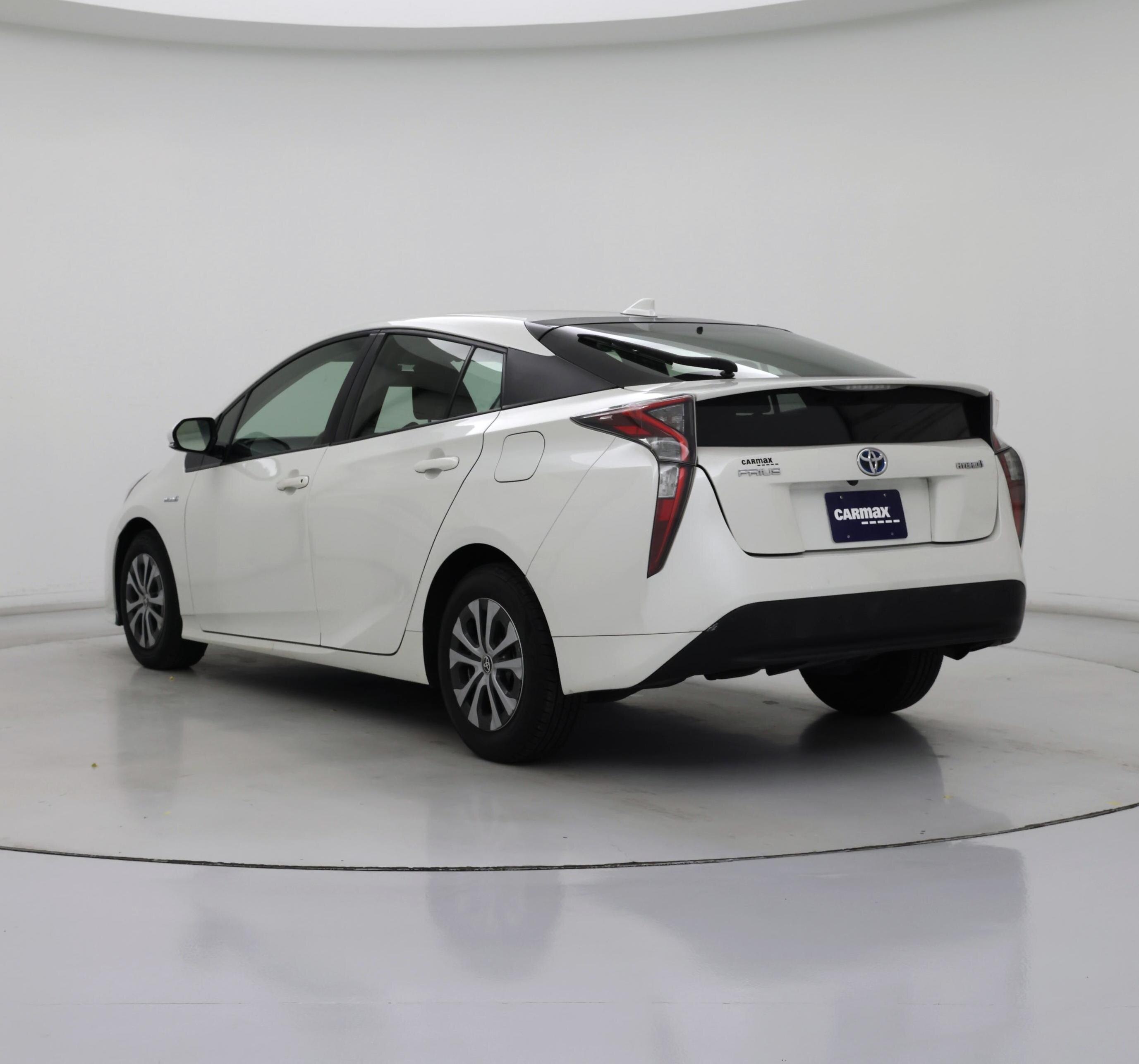 Thumbnail: 2016 Toyota Prius - 2