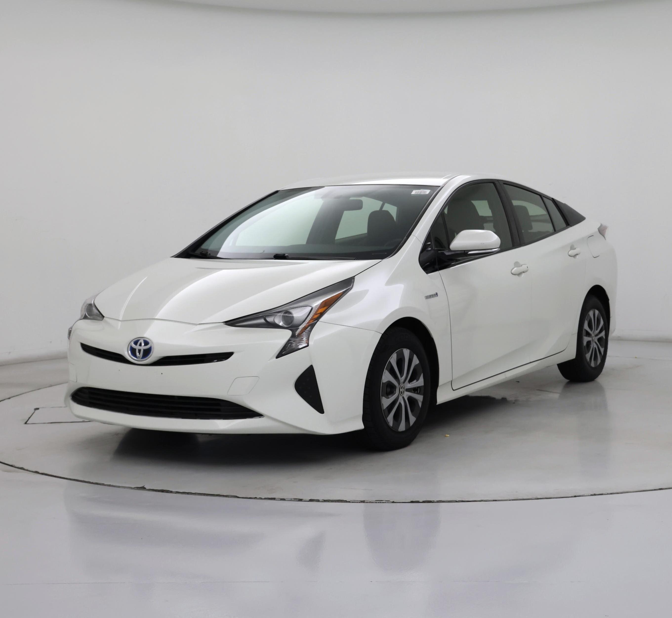 Thumbnail: 2016 Toyota Prius - 4