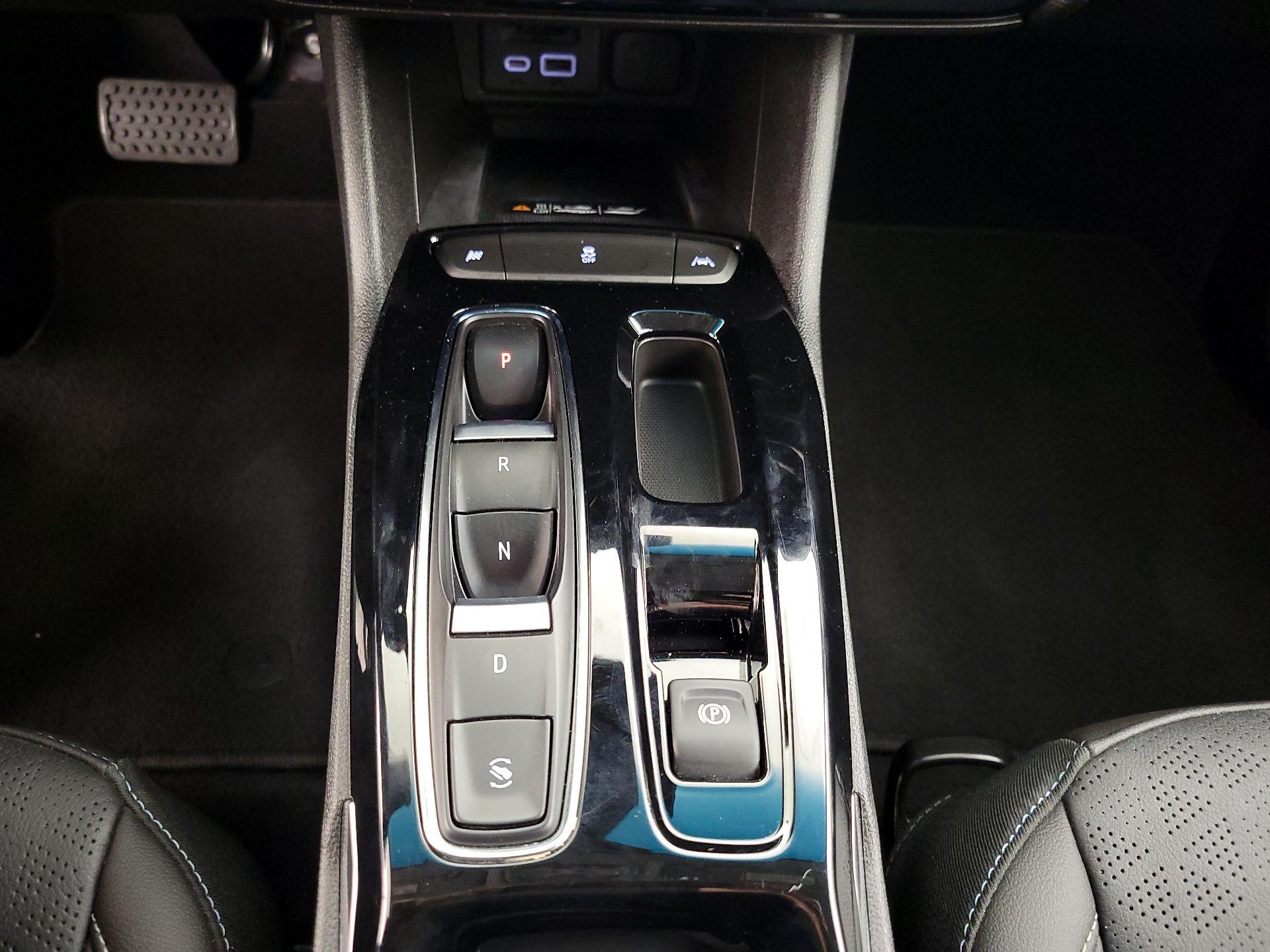 Thumbnail: 2023 Chevrolet Bolt EV - 17