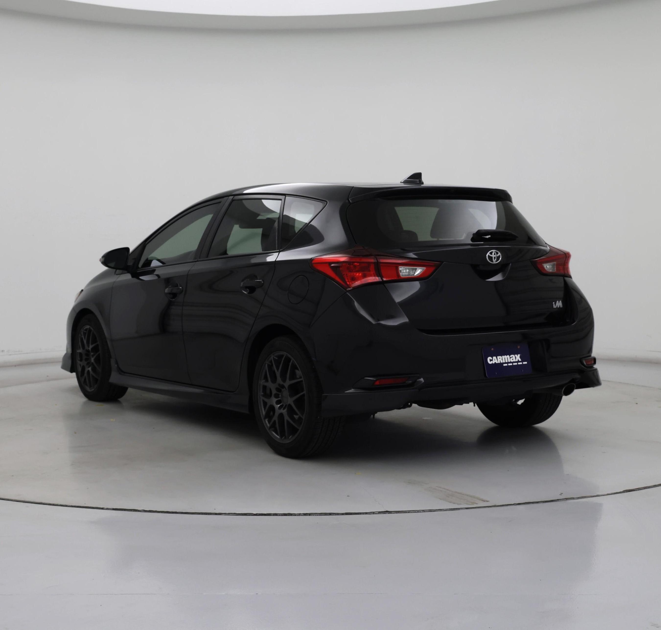 Thumbnail: 2018 Toyota Corolla iM - 2