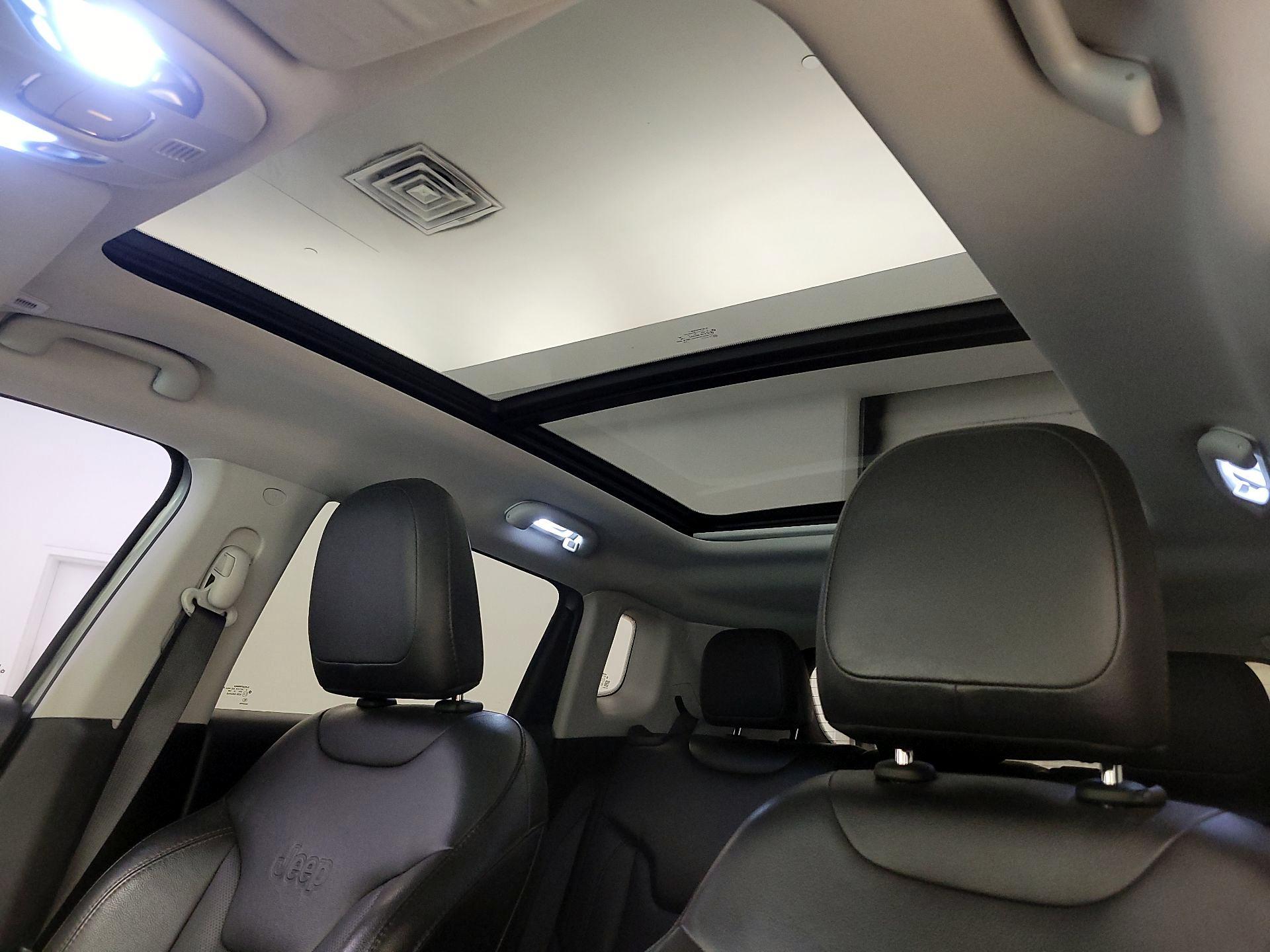 Thumbnail: 2018 Jeep Compass - 19