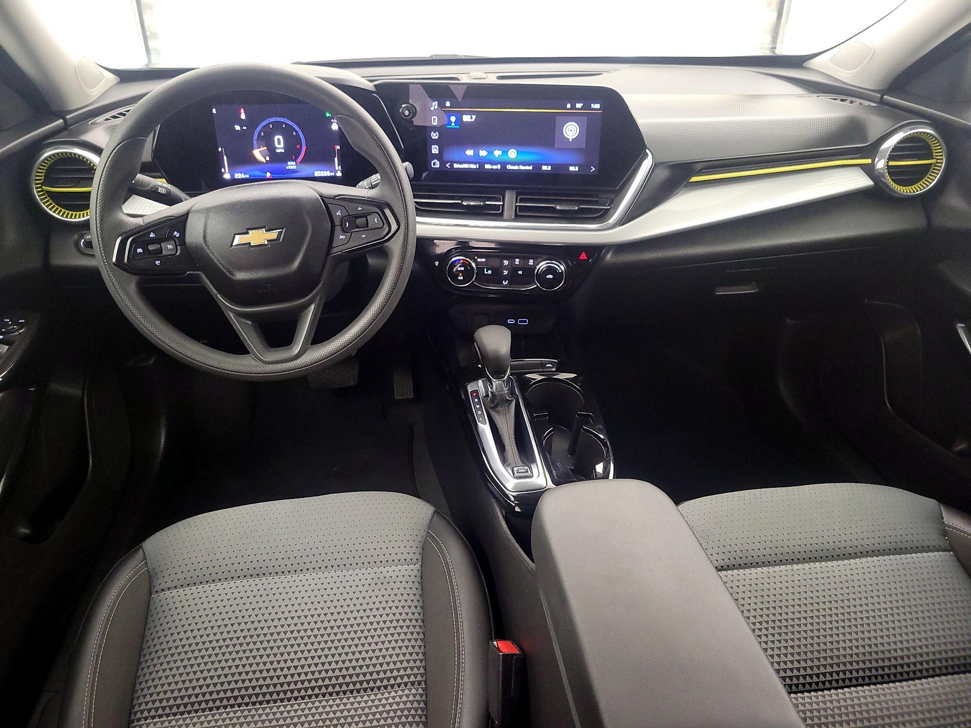 Thumbnail: 2025 Chevrolet Trax - 9