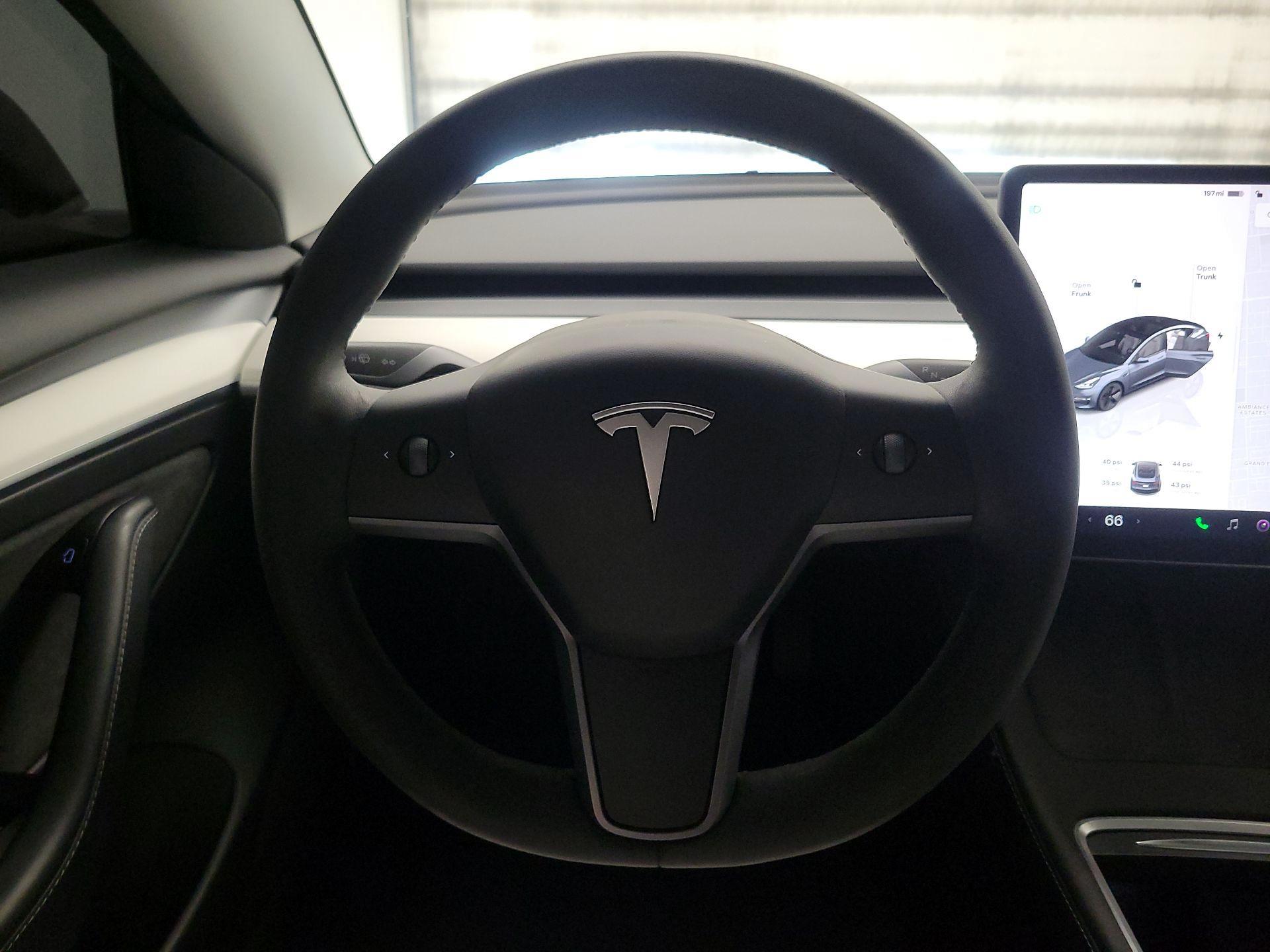 Thumbnail: 2023 Tesla Model 3 - 10