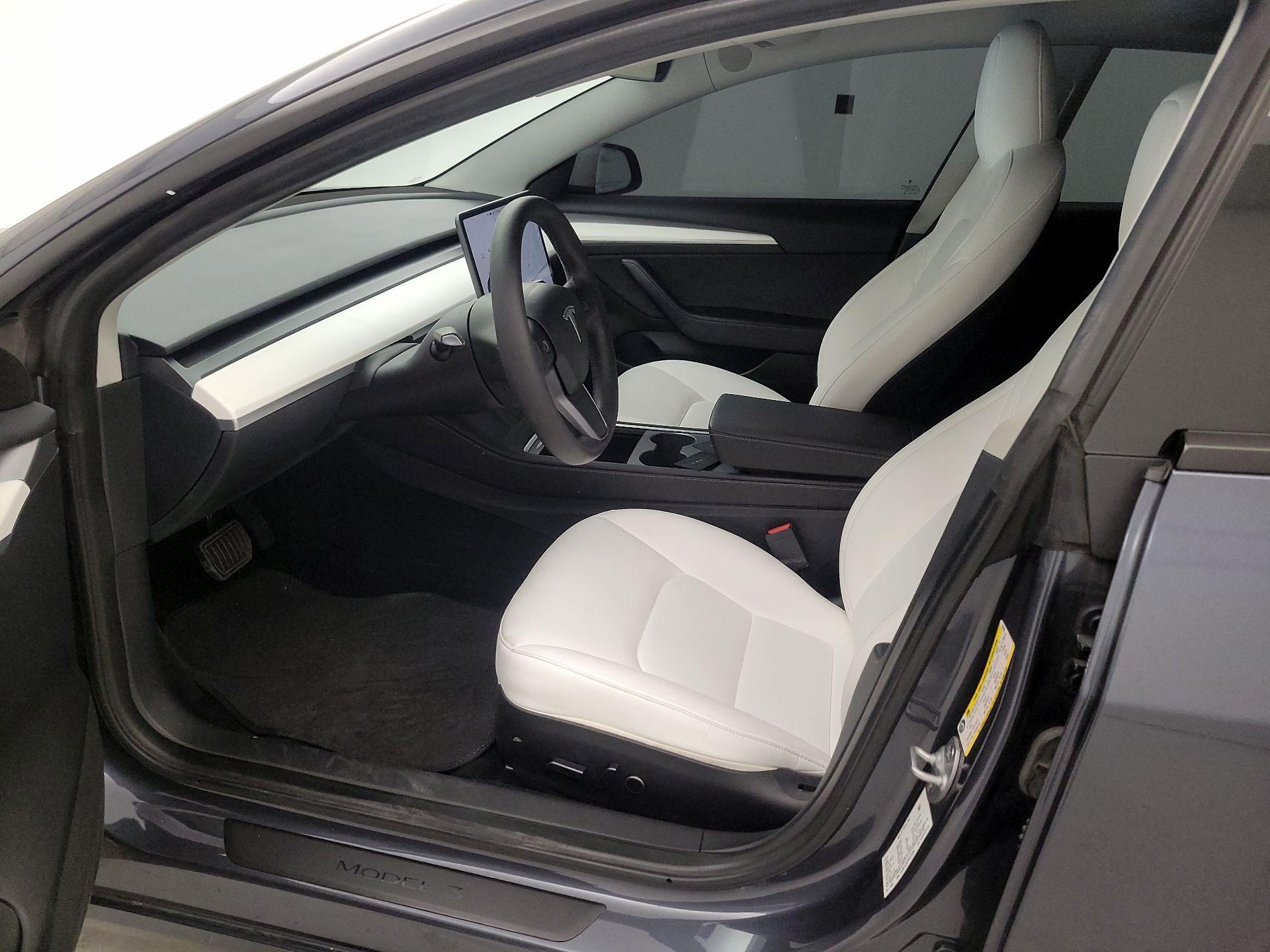 Thumbnail: 2023 Tesla Model 3 - 11