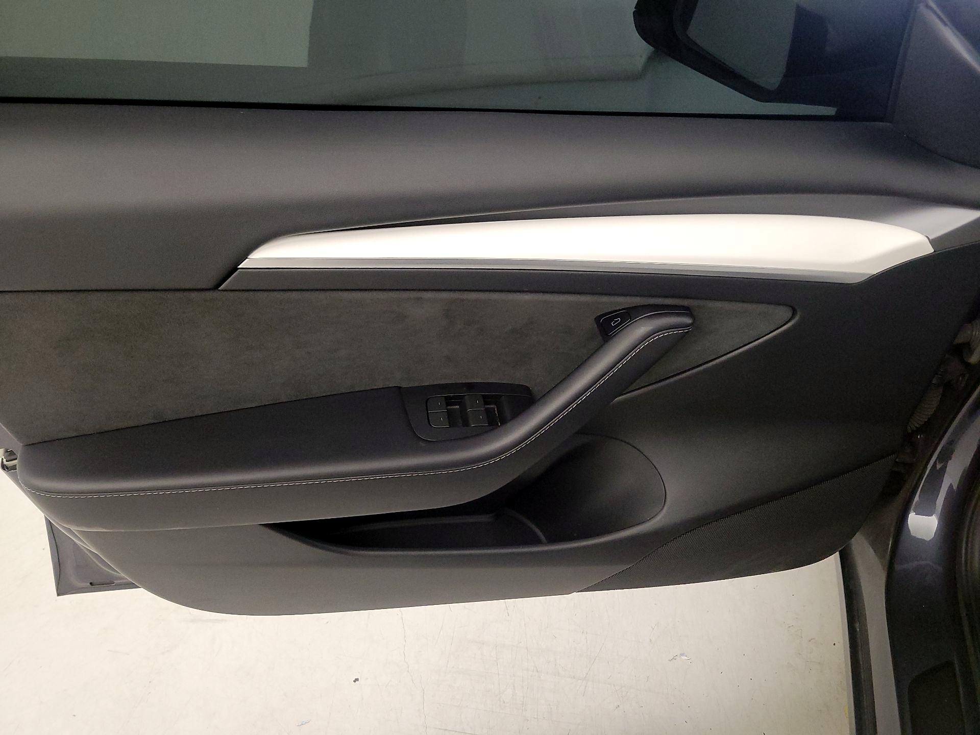 Thumbnail: 2023 Tesla Model 3 - 12