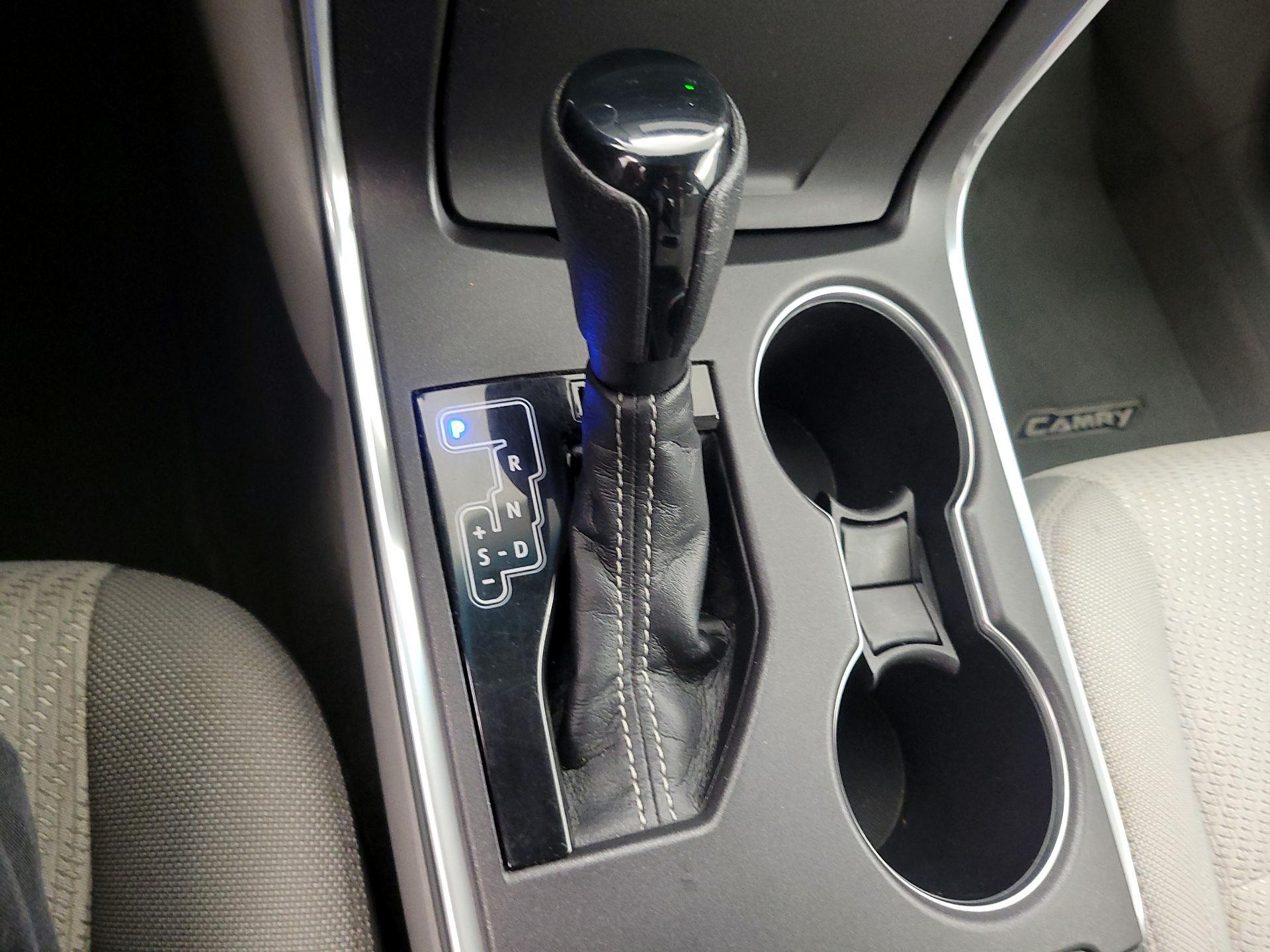 Thumbnail: 2015 Toyota Camry - 17