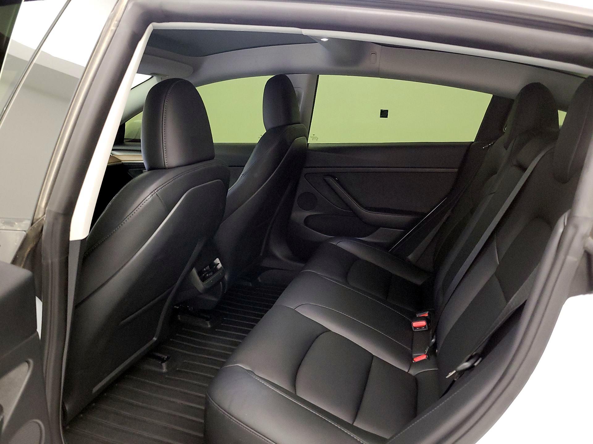 Thumbnail: 2023 Tesla Model 3 - 19