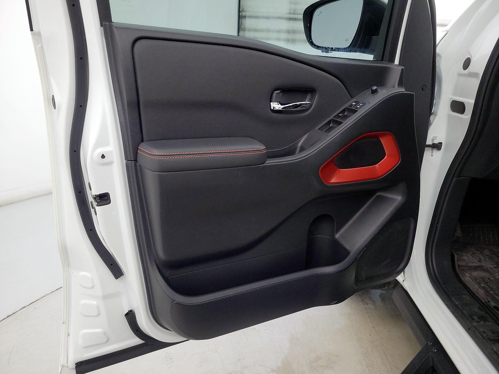 Thumbnail: 2022 Nissan Frontier - 12