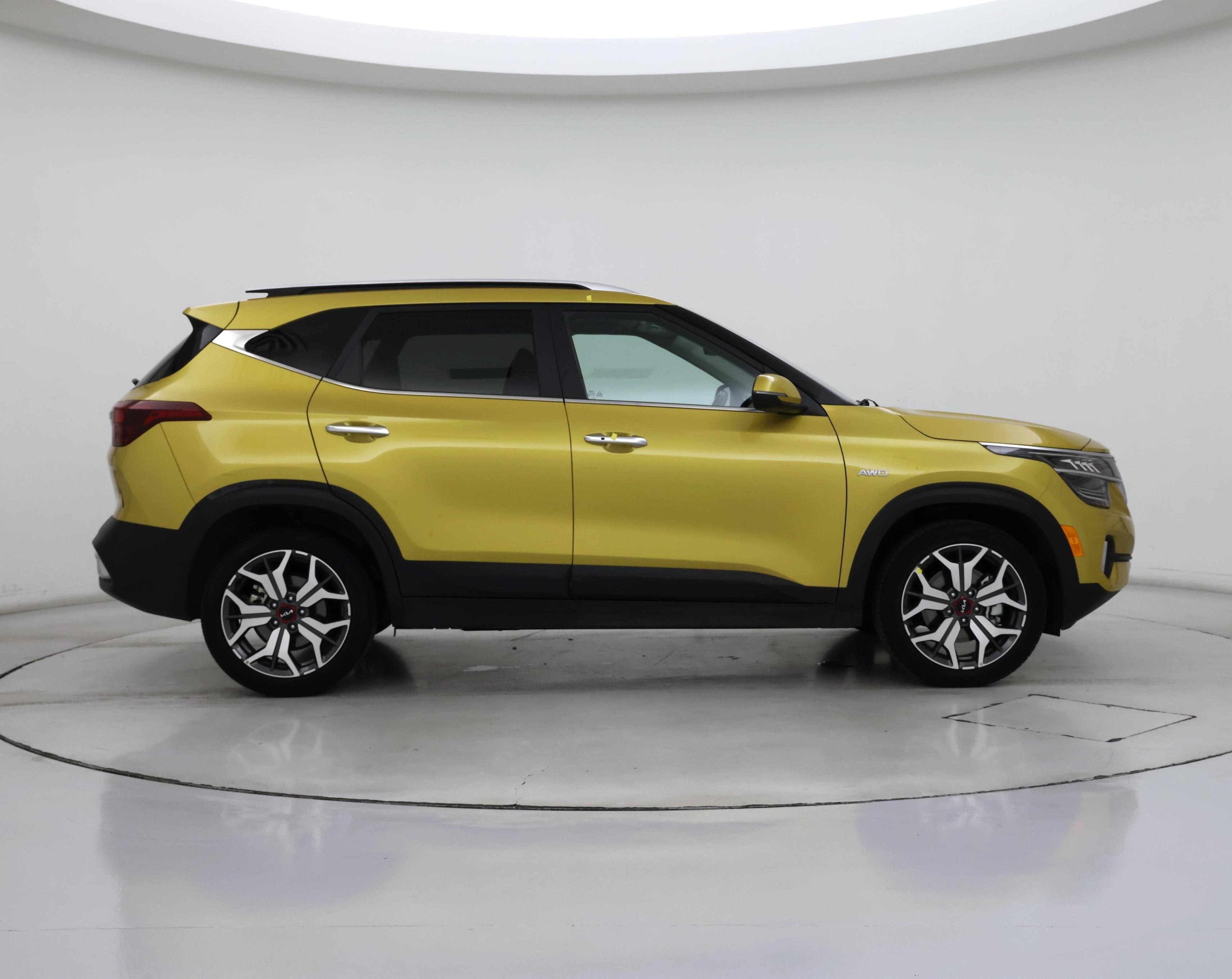 Thumbnail: 2023 Kia Seltos - 7