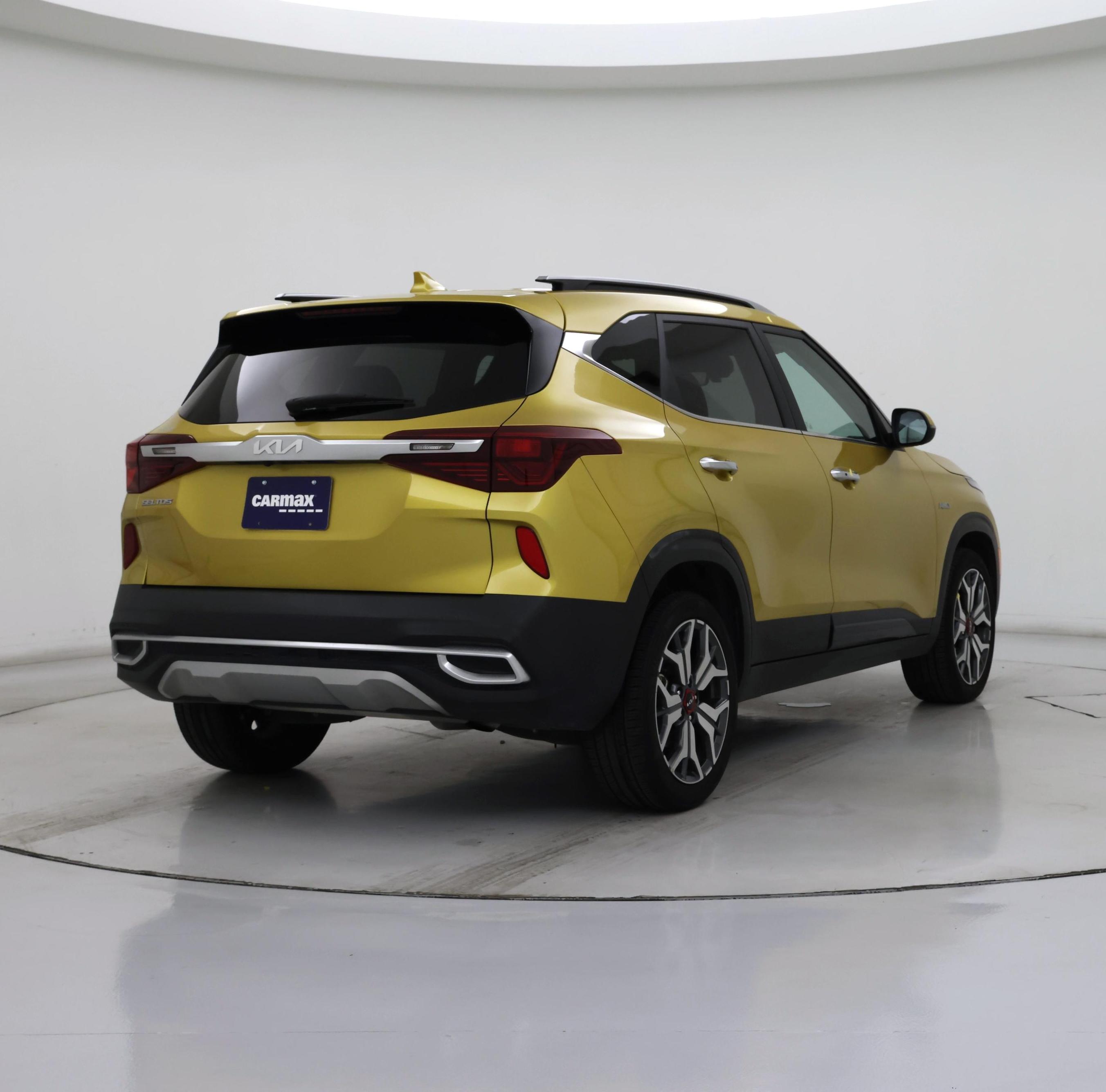 Thumbnail: 2023 Kia Seltos - 8