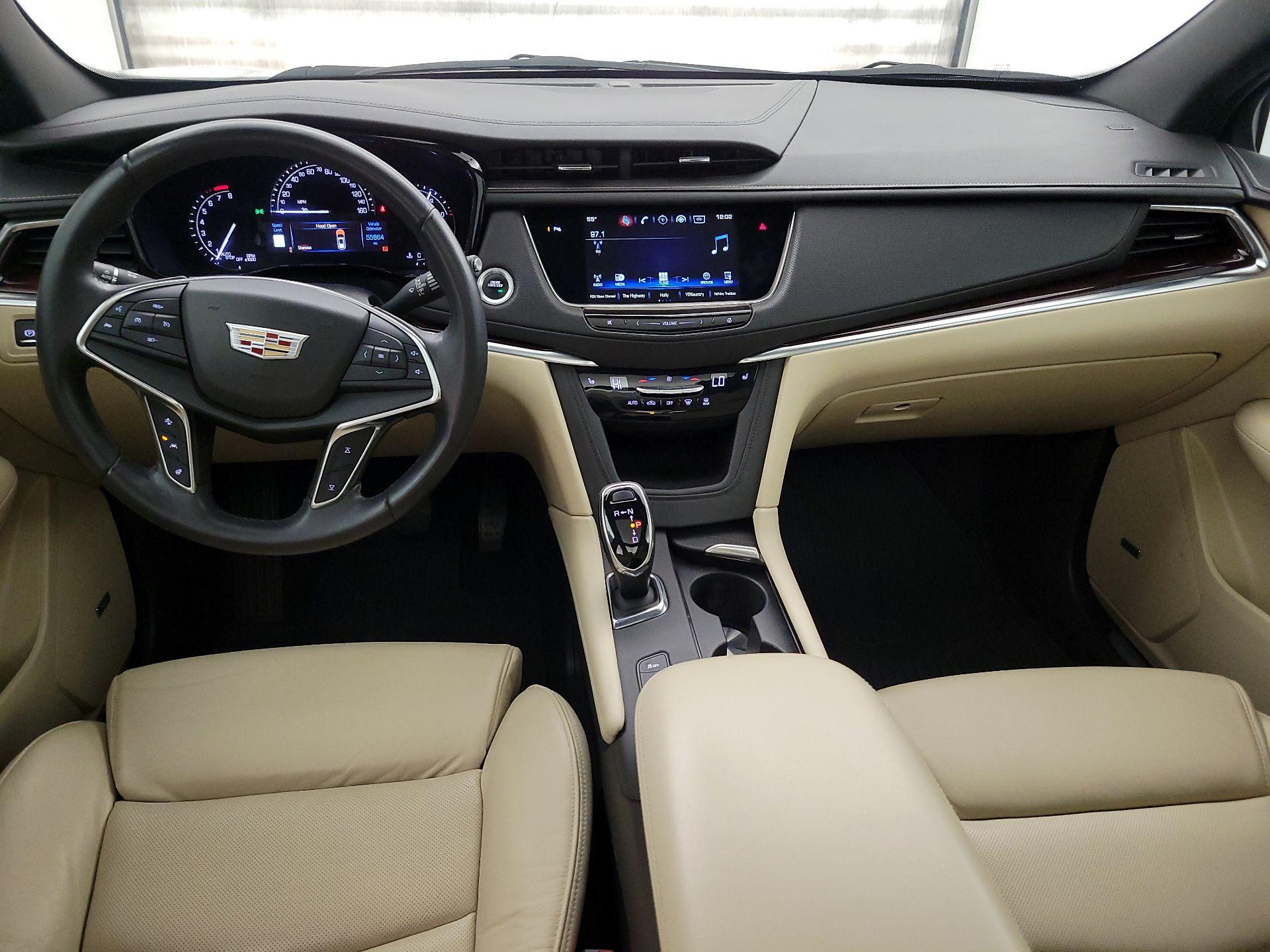 Thumbnail: 2017 Cadillac XT5 - 9