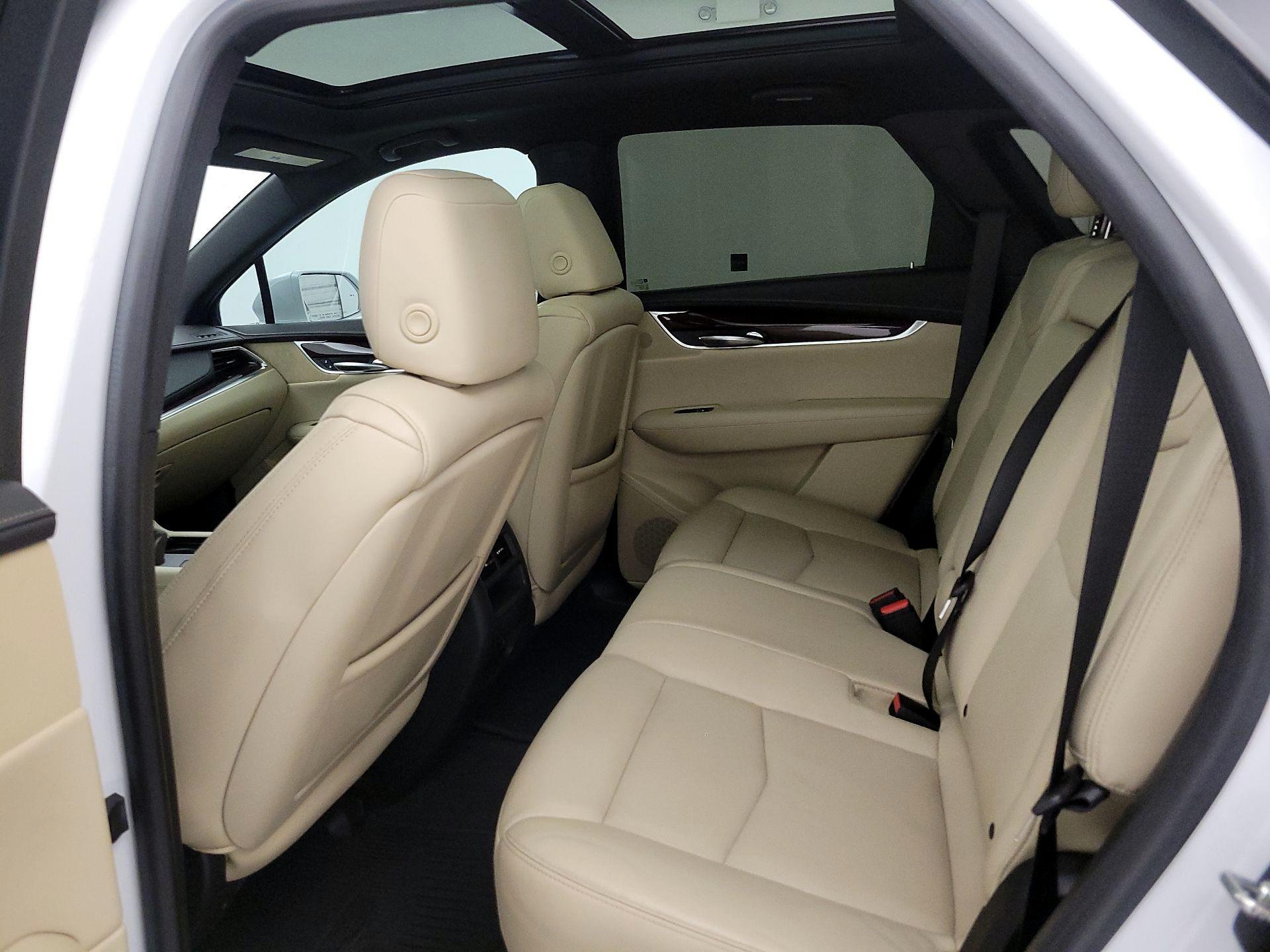 Thumbnail: 2017 Cadillac XT5 - 20