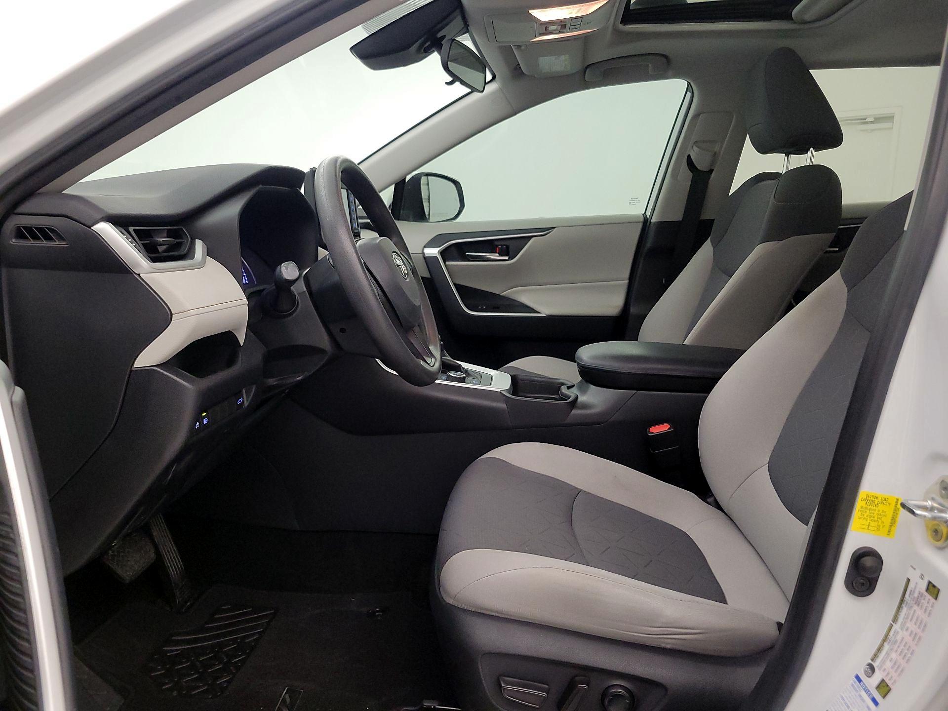 Thumbnail: 2019 Toyota RAV4 - 11