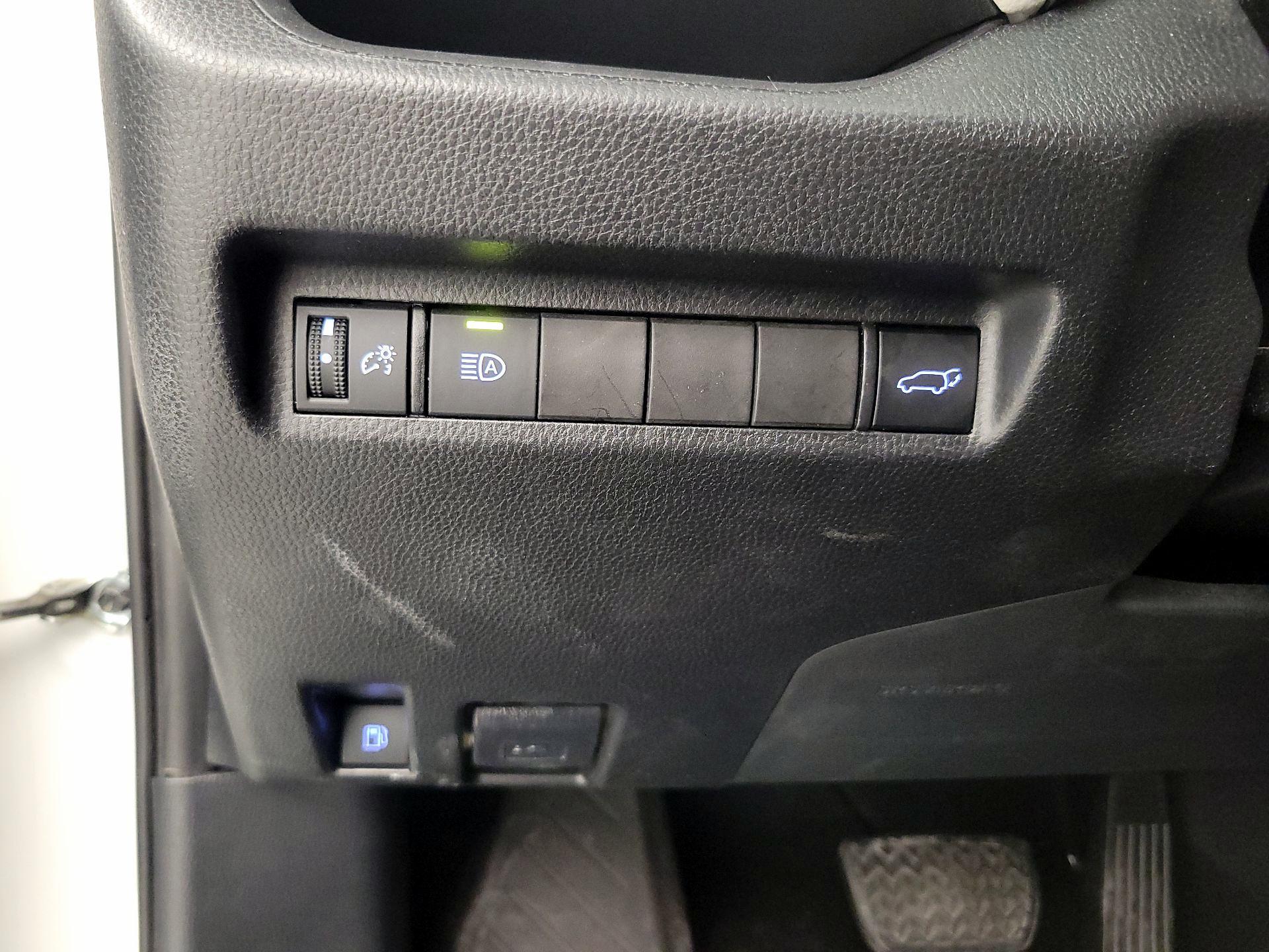 Thumbnail: 2019 Toyota RAV4 - 13