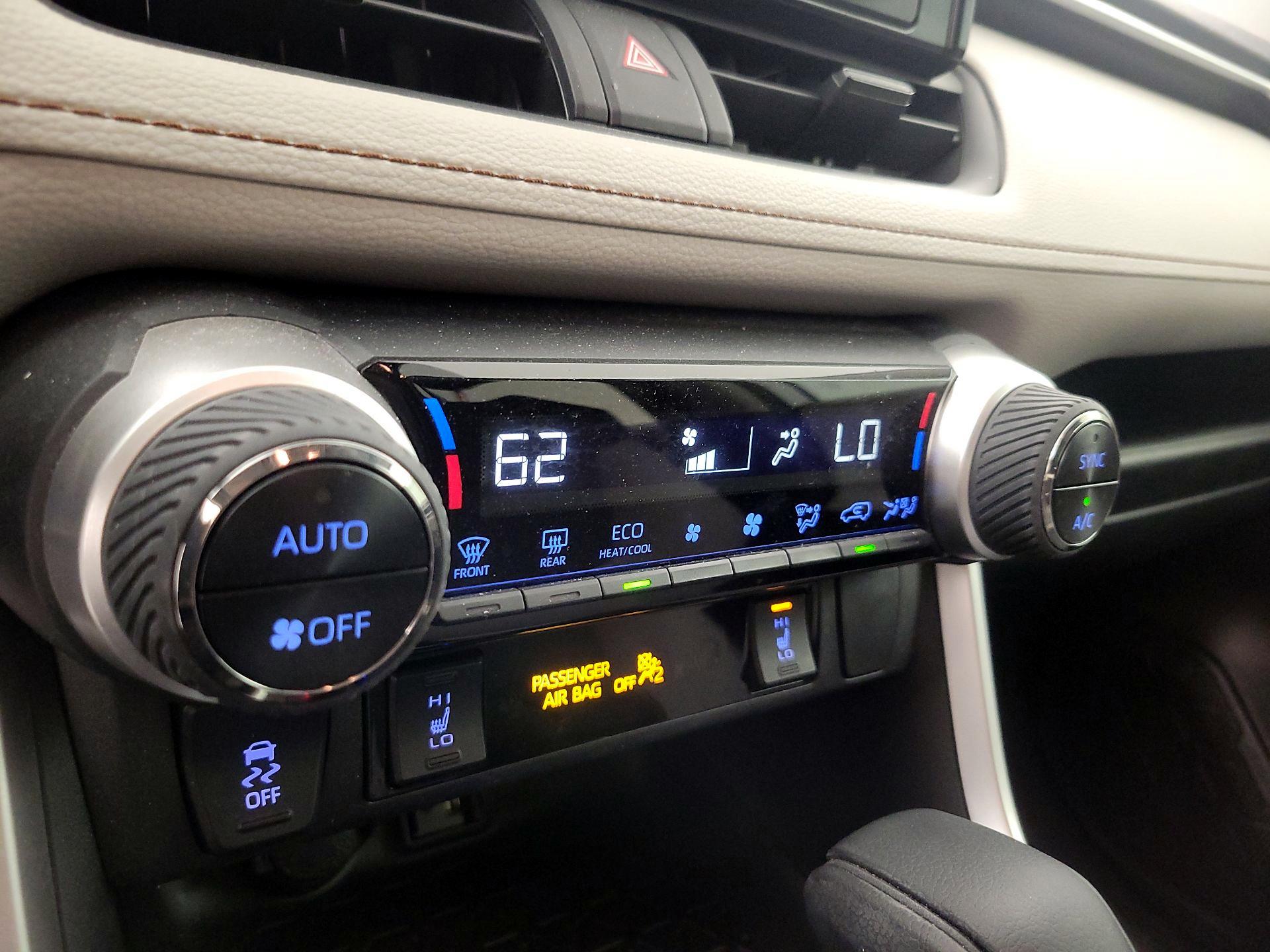 Thumbnail: 2019 Toyota RAV4 - 16