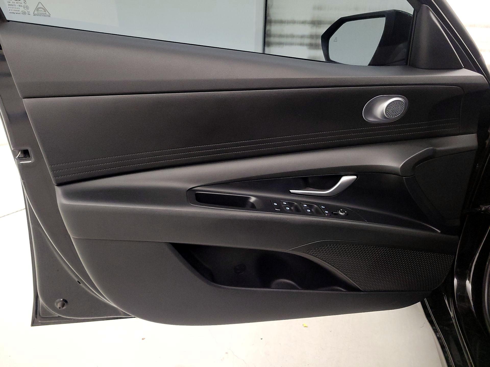 Thumbnail: 2023 Hyundai Elantra - 12