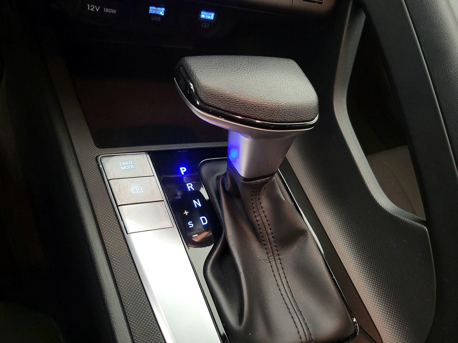 Thumbnail: 2023 Hyundai Elantra - 17