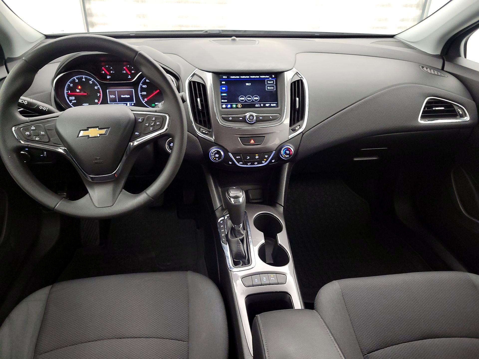 Thumbnail: 2019 Chevrolet Cruze - 9