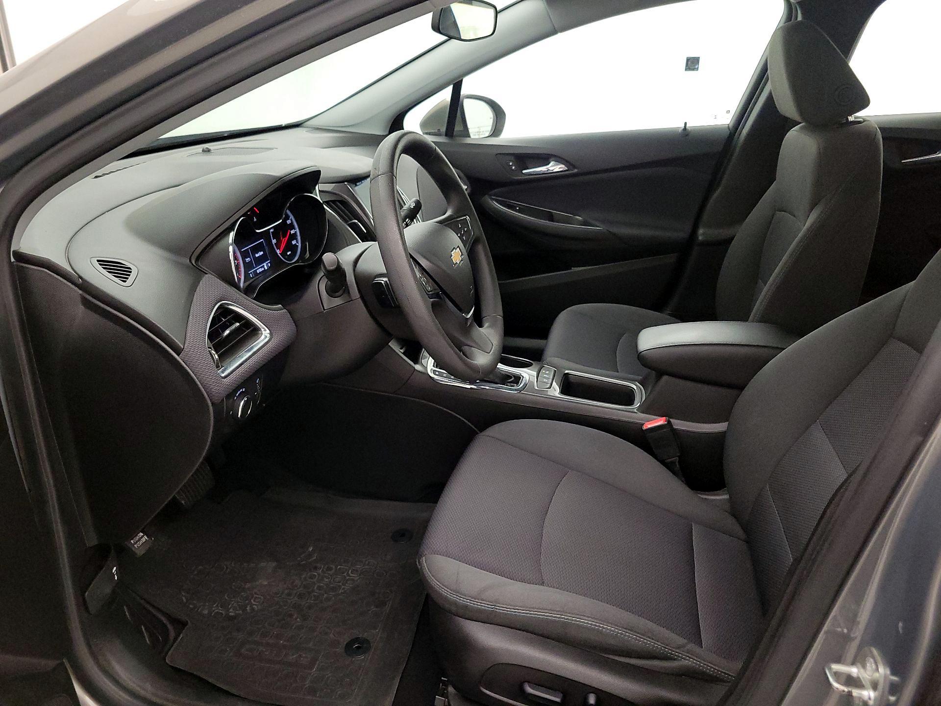 Thumbnail: 2019 Chevrolet Cruze - 11