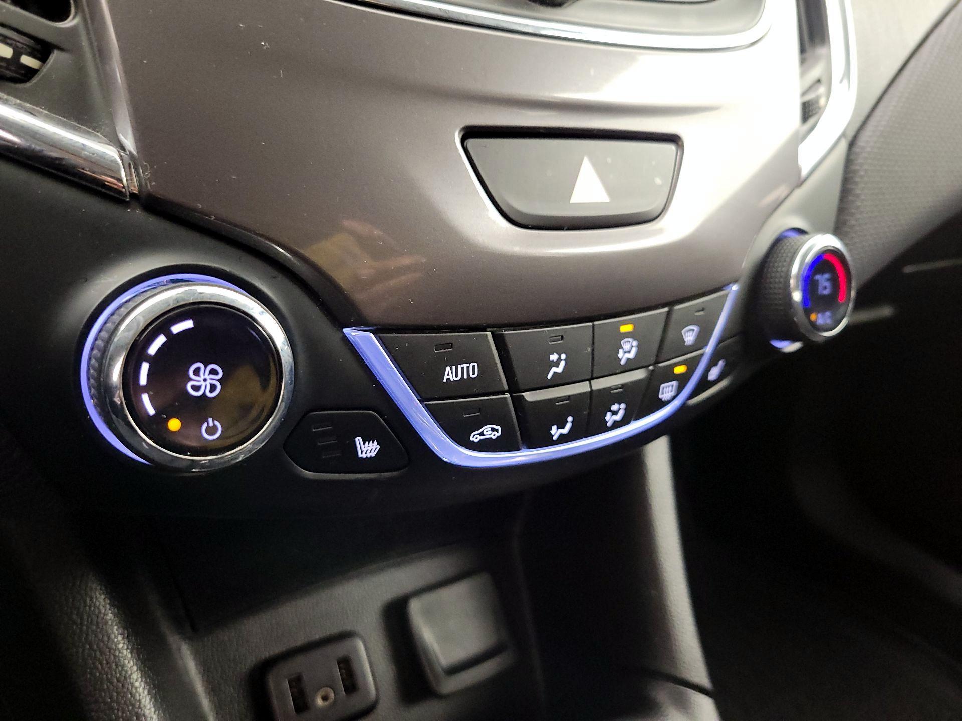 Thumbnail: 2019 Chevrolet Cruze - 16