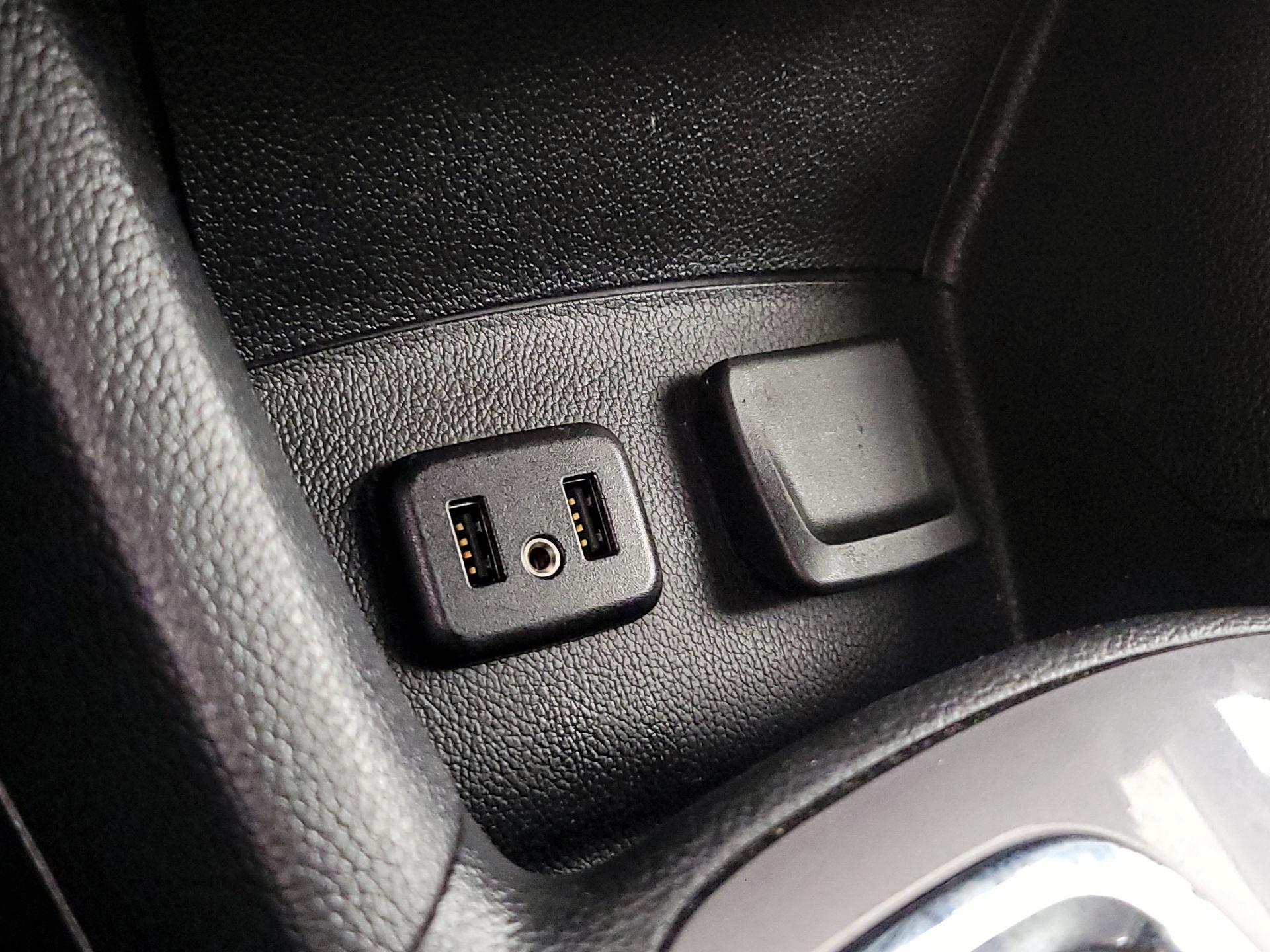 Thumbnail: 2019 Chevrolet Cruze - 18