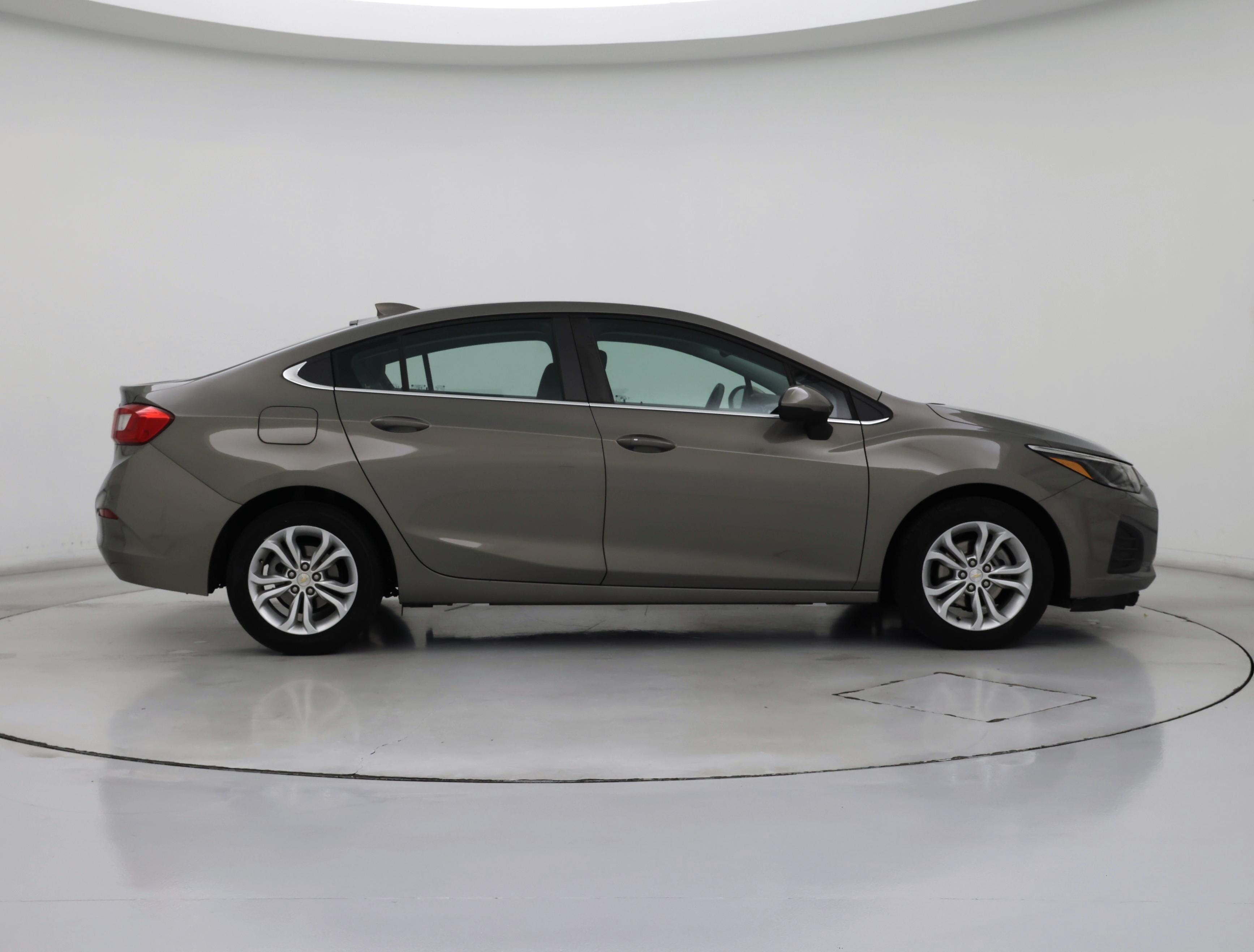 Thumbnail: 2019 Chevrolet Cruze - 7