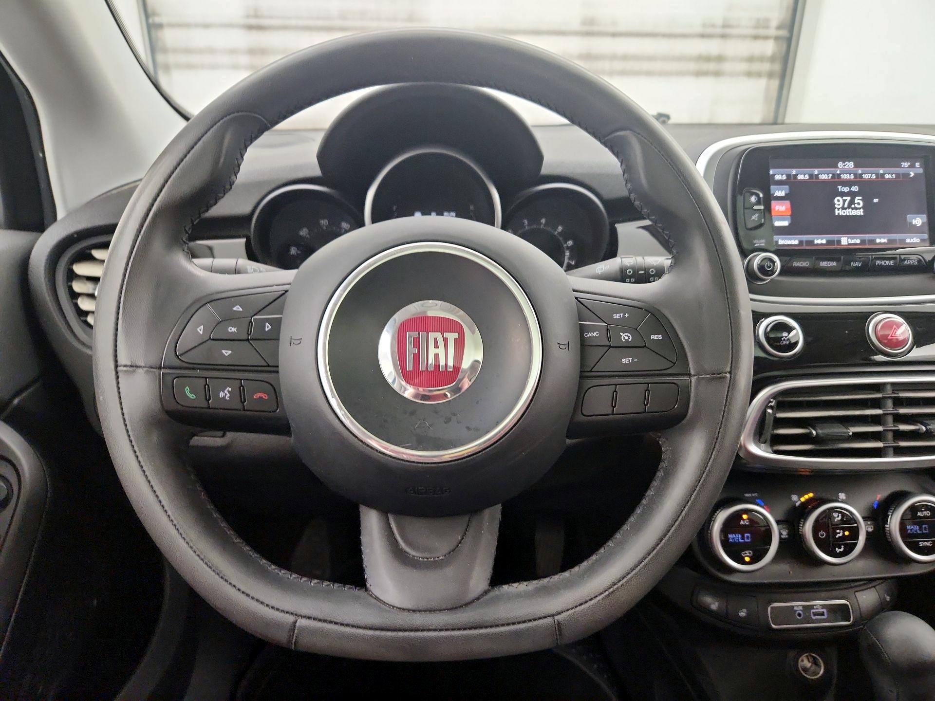 Thumbnail: 2016 Fiat 500X - 10