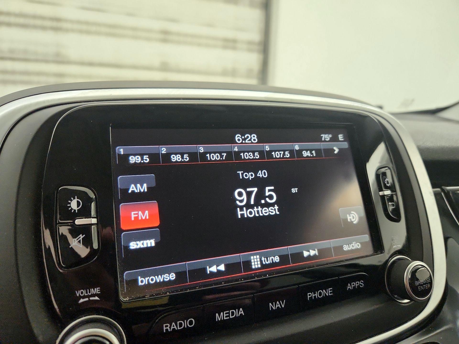 Thumbnail: 2016 Fiat 500X - 15