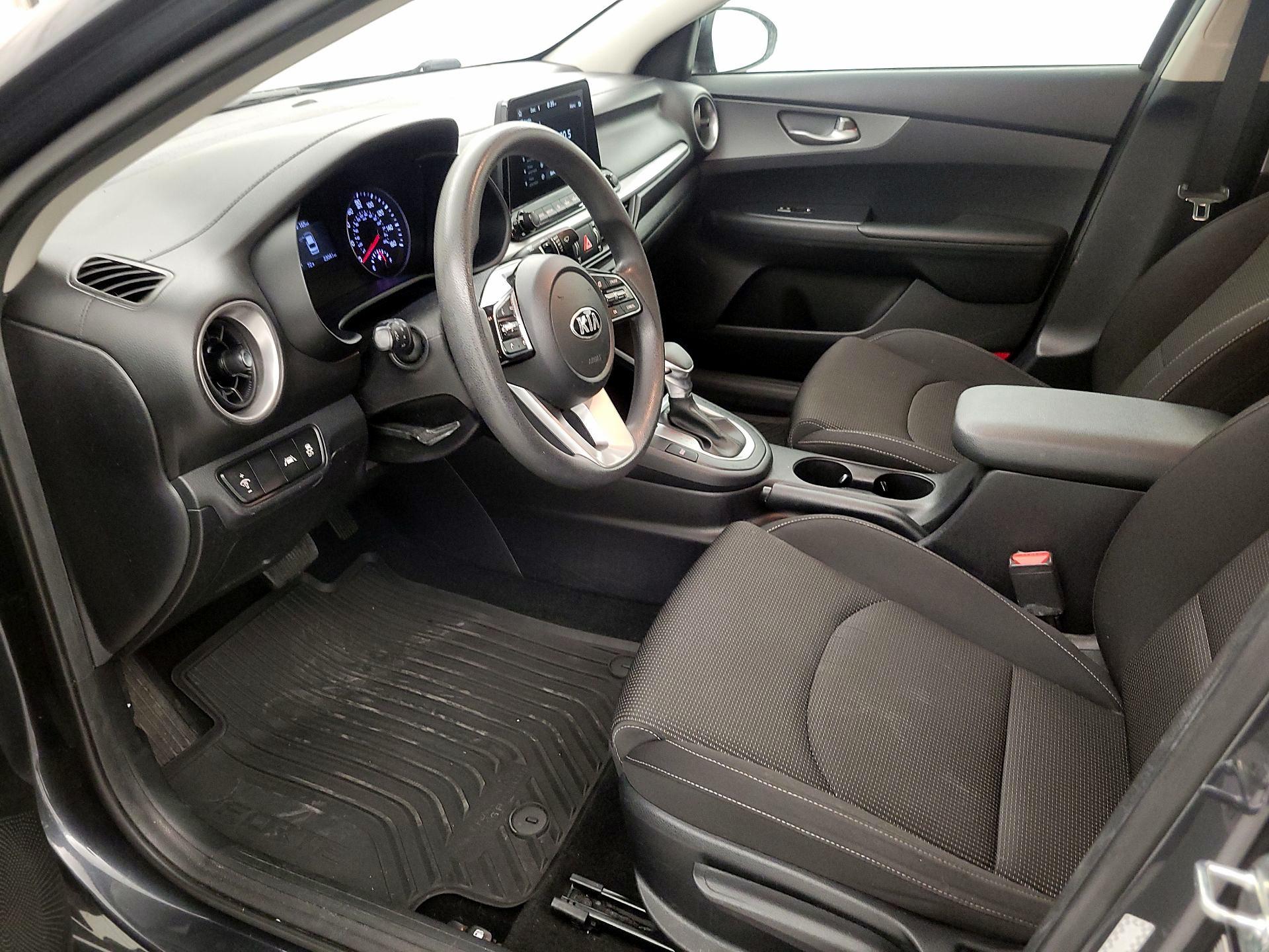 Thumbnail: 2019 Kia Forte - 11