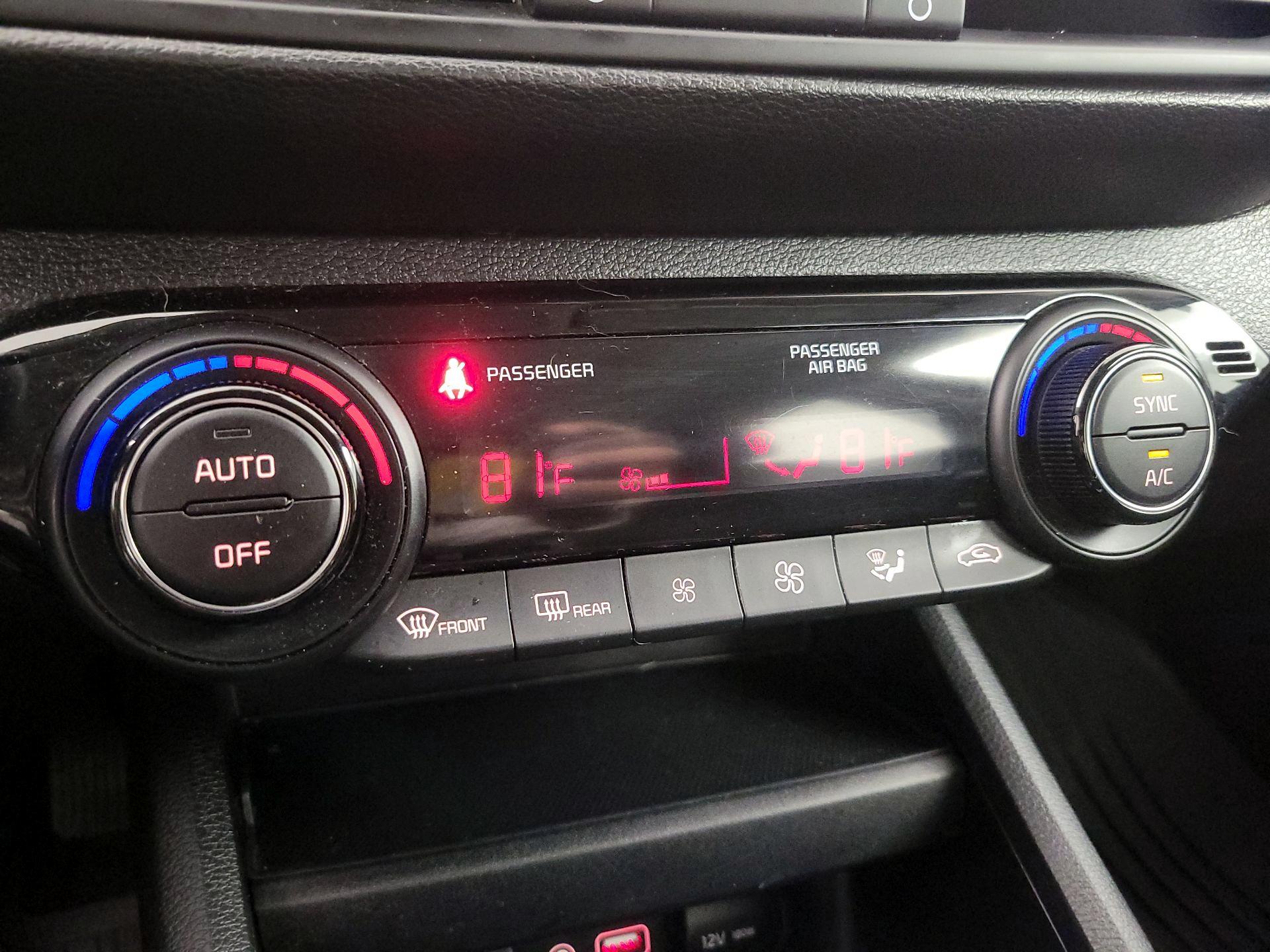 Thumbnail: 2019 Kia Forte - 16