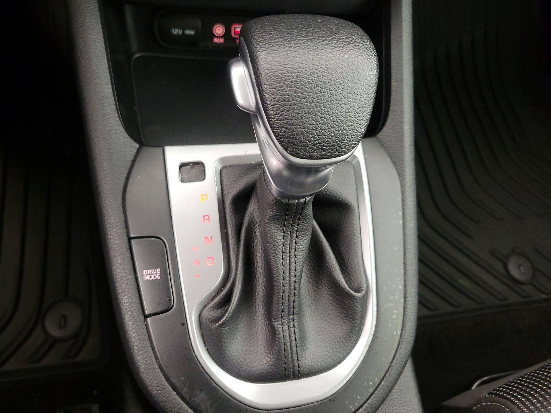 Thumbnail: 2019 Kia Forte - 17