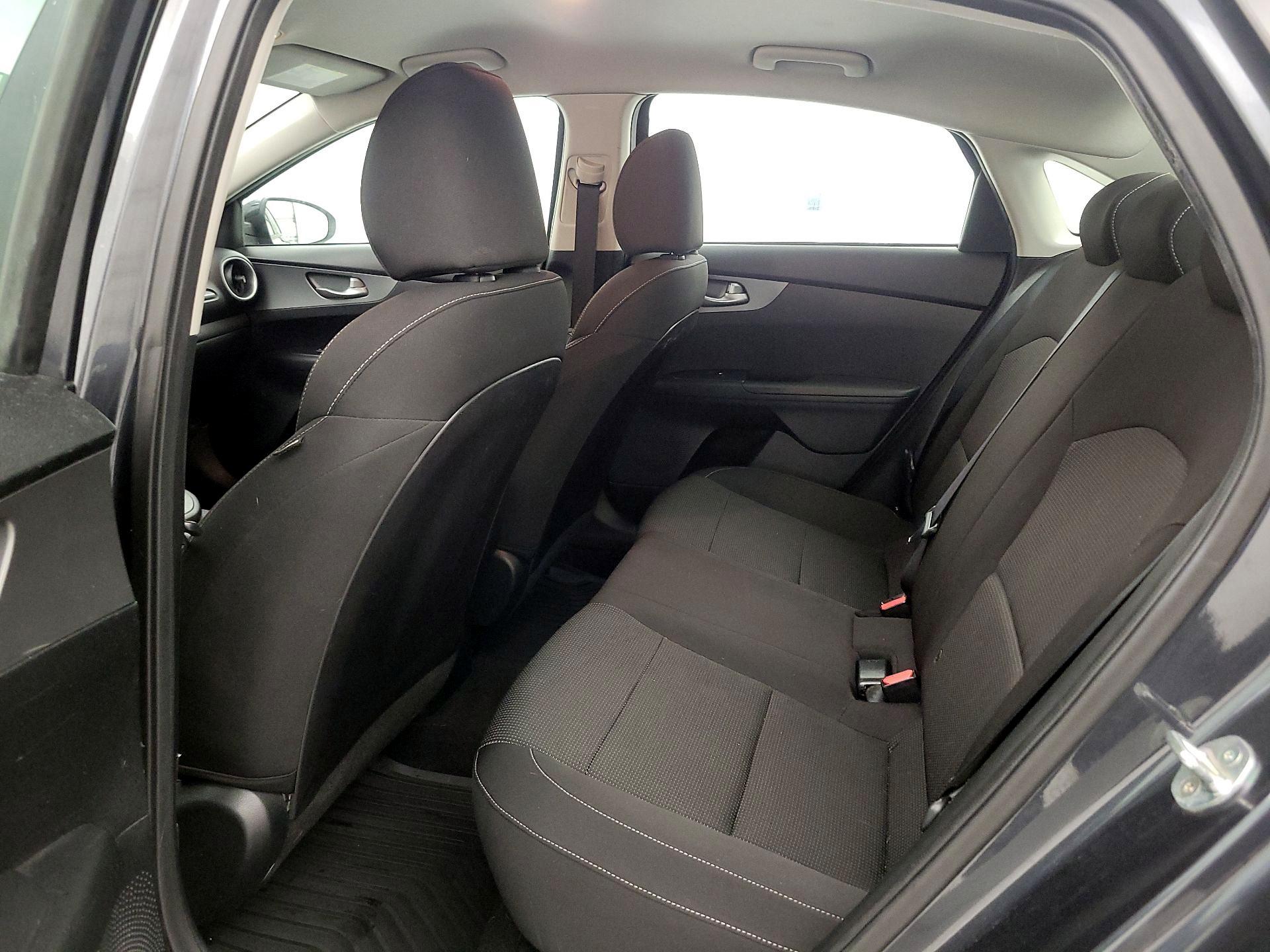 Thumbnail: 2019 Kia Forte - 19