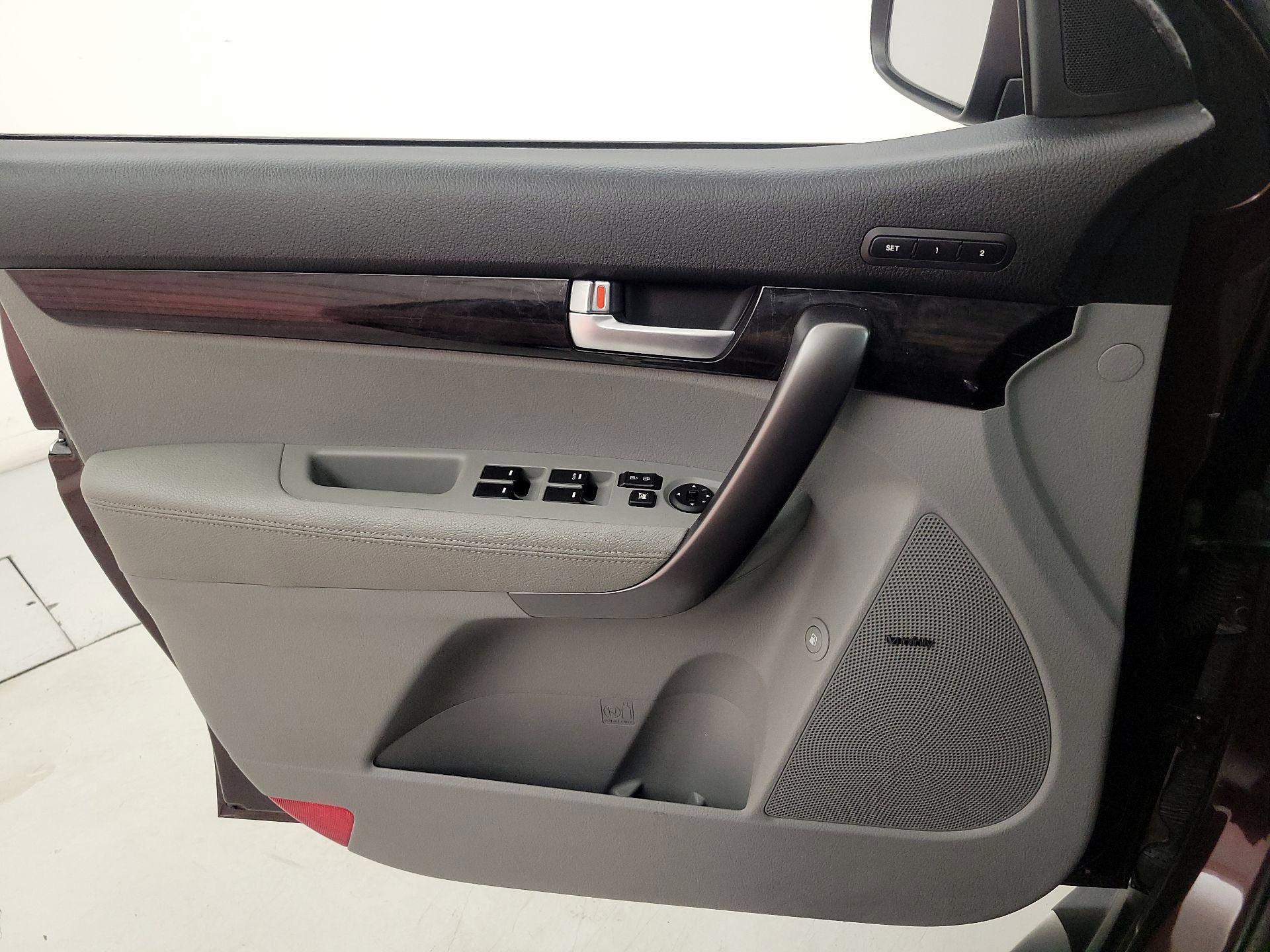 Thumbnail: 2014 Kia Sorento - 12