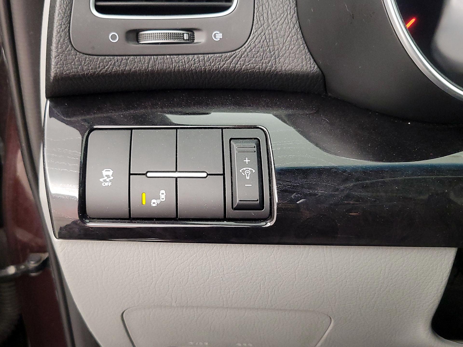 Thumbnail: 2014 Kia Sorento - 13