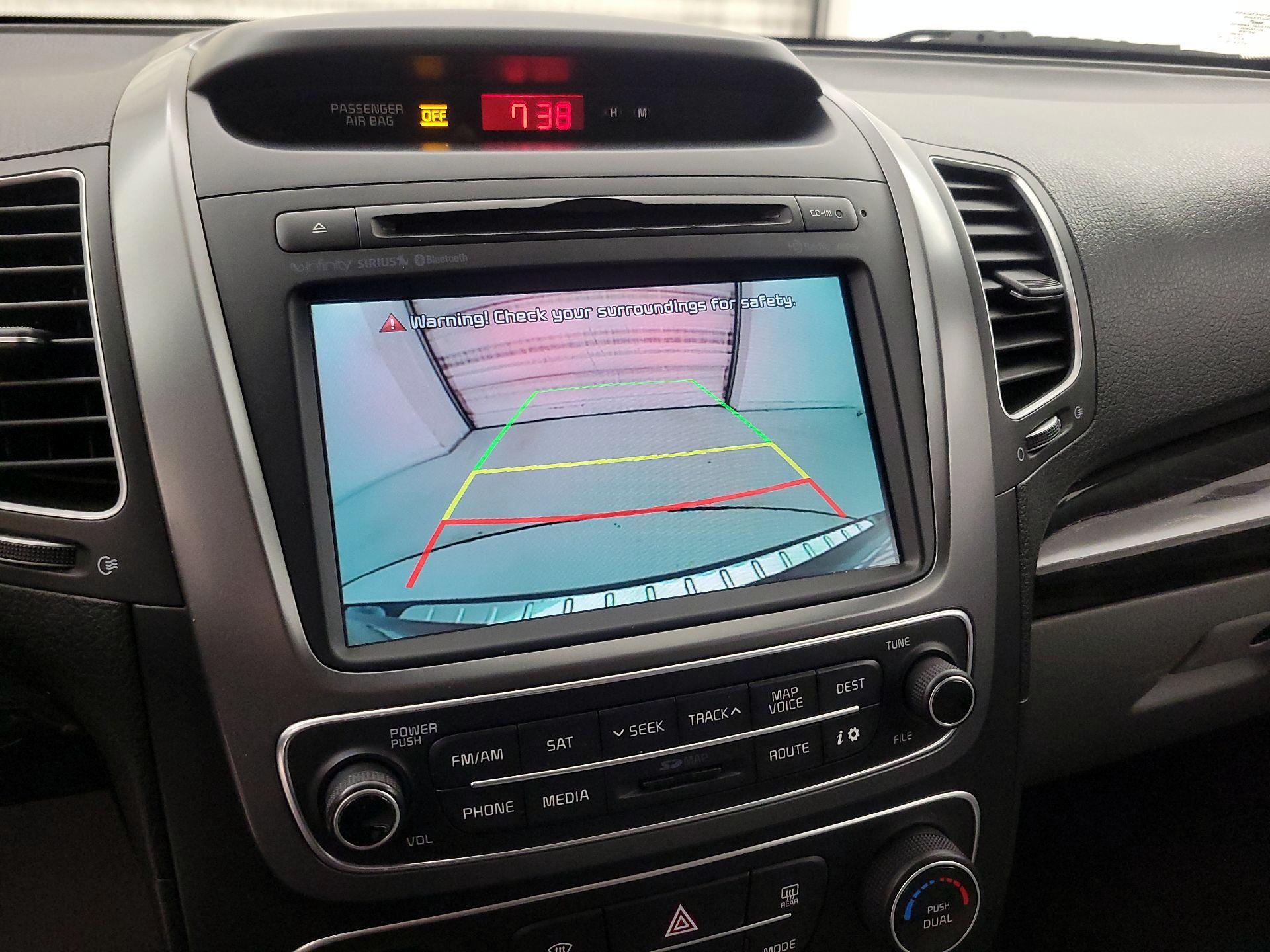 Thumbnail: 2014 Kia Sorento - 15