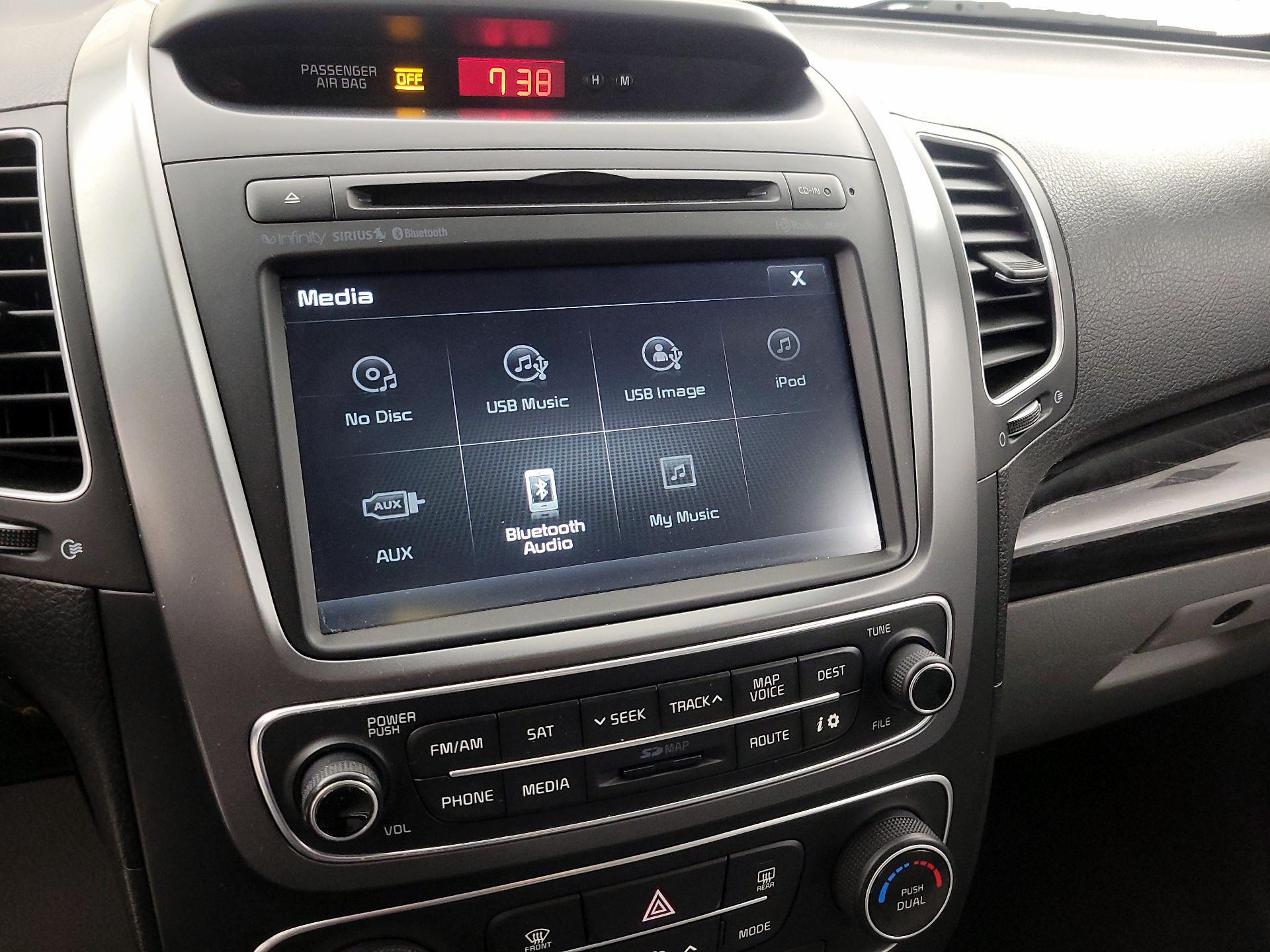 Thumbnail: 2014 Kia Sorento - 16