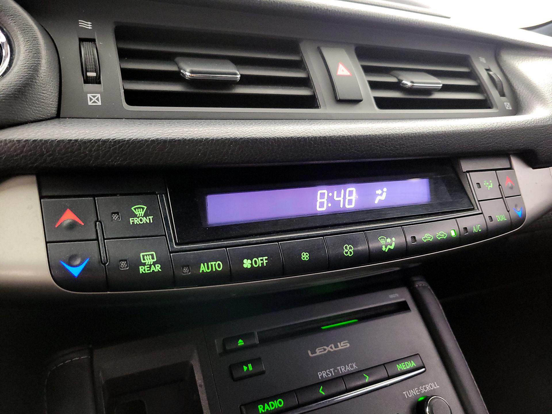 Thumbnail: 2014 Lexus CT - 16