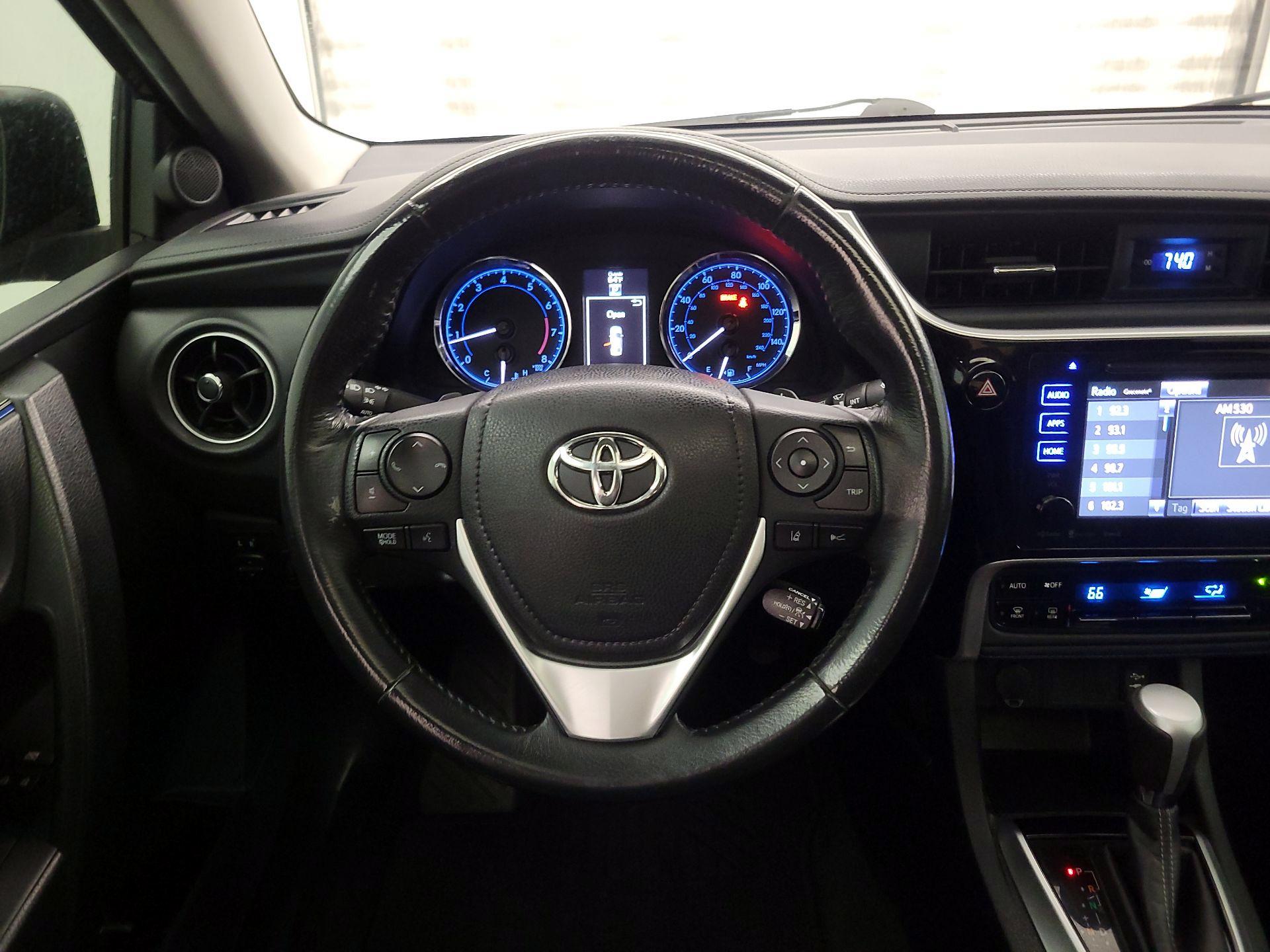 Thumbnail: 2017 Toyota Corolla - 10