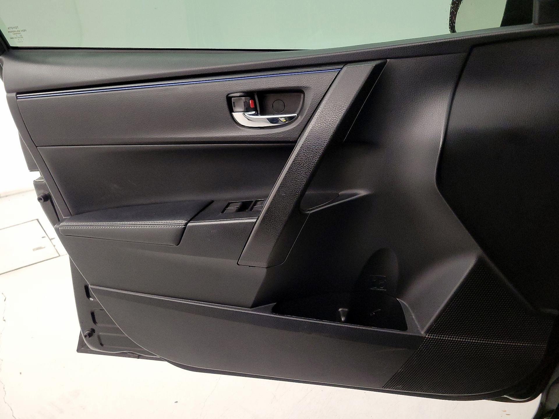 Thumbnail: 2017 Toyota Corolla - 12