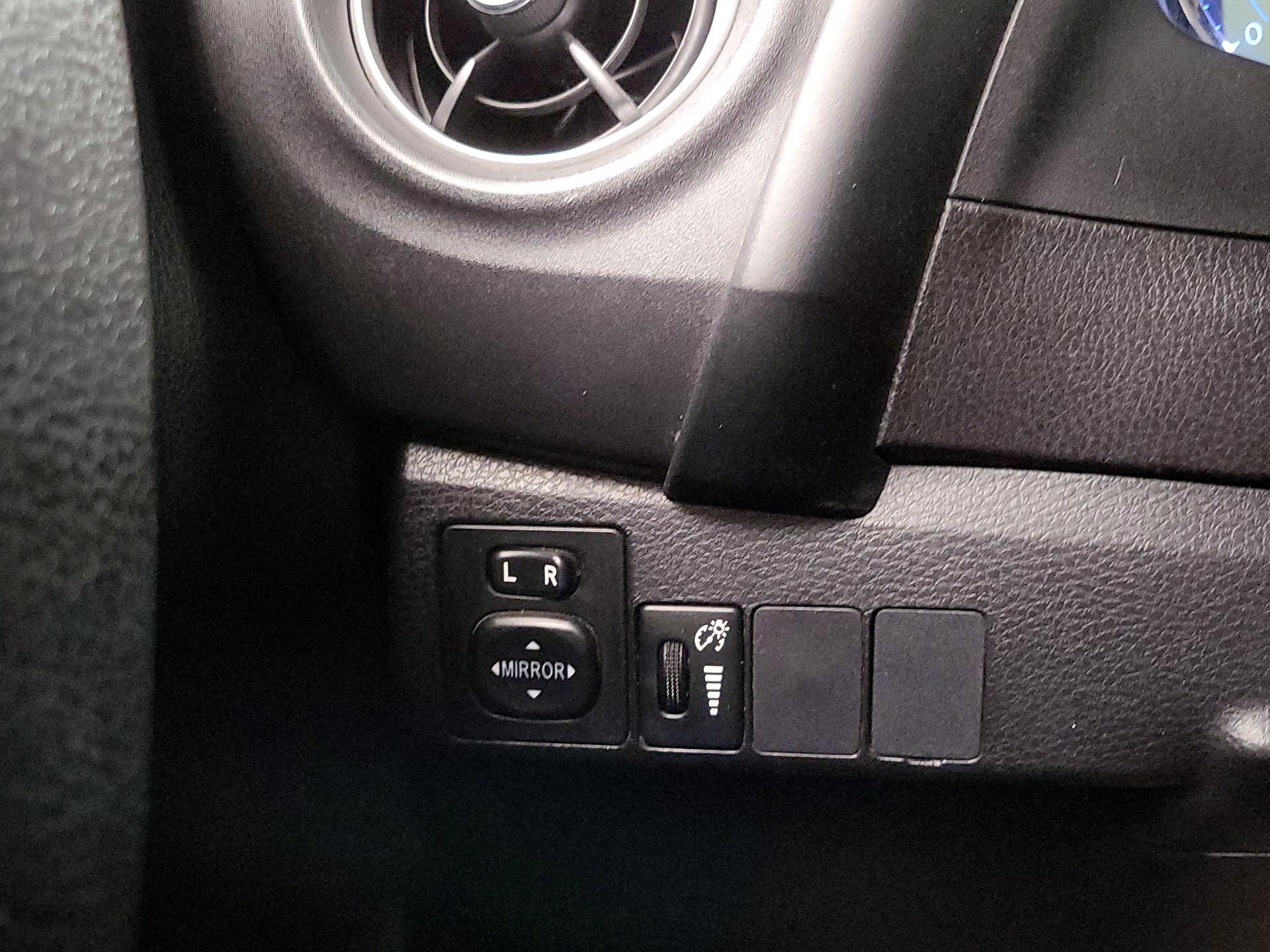 Thumbnail: 2017 Toyota Corolla - 13