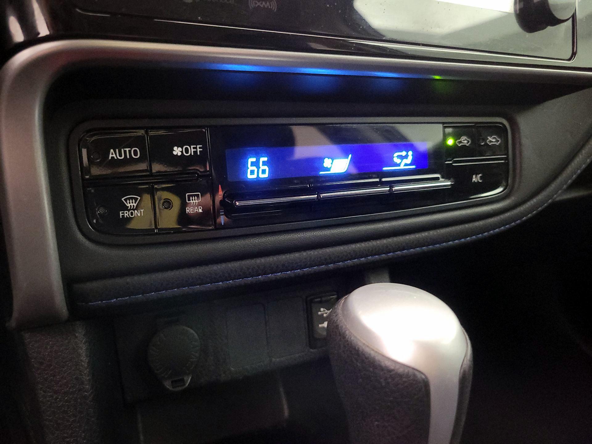 Thumbnail: 2017 Toyota Corolla - 16