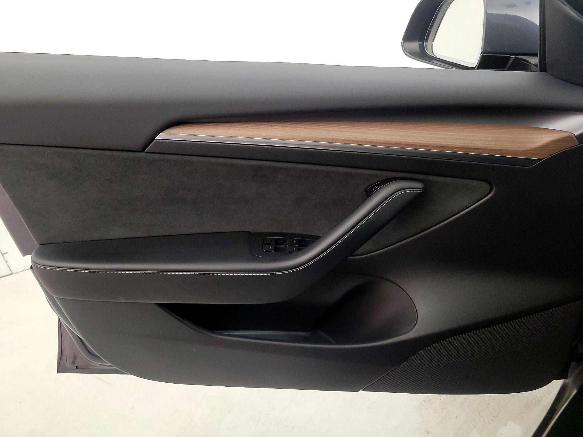 Thumbnail: 2023 Tesla Model 3 - 12