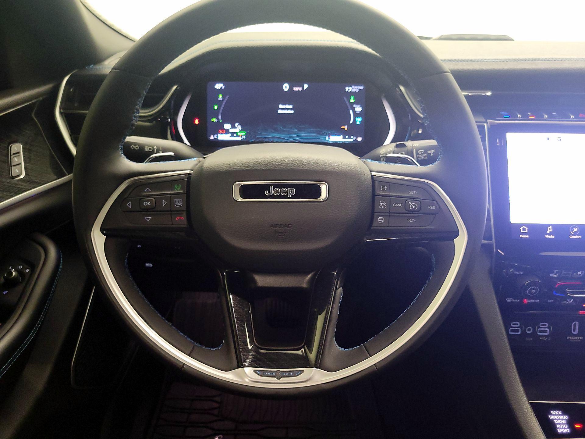 Thumbnail: 2023 Jeep Grand Cherokee - 10