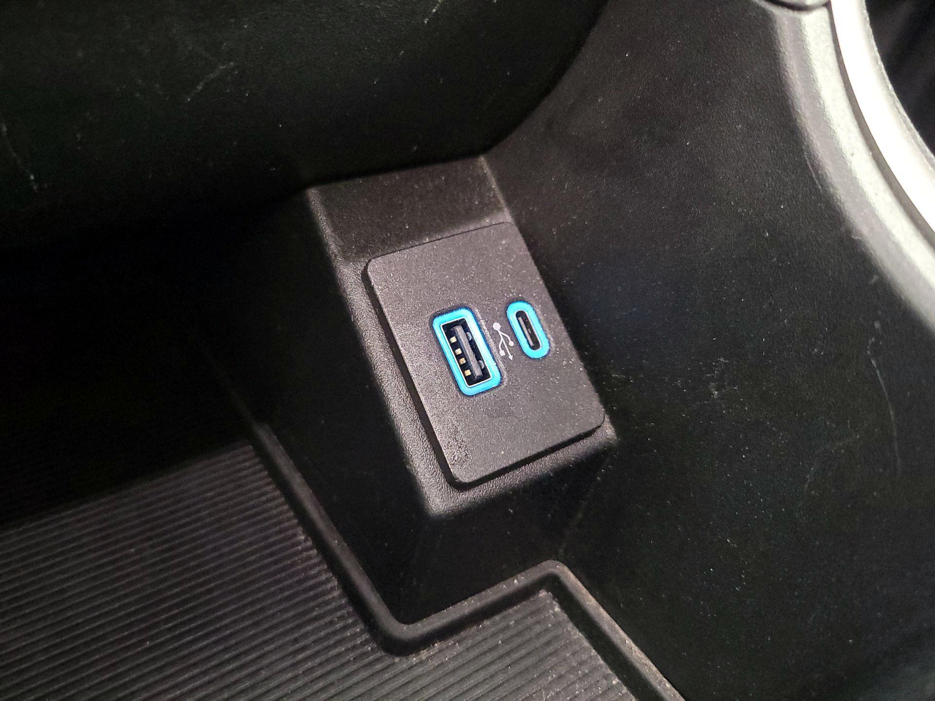 Thumbnail: 2022 Ford Edge - 19