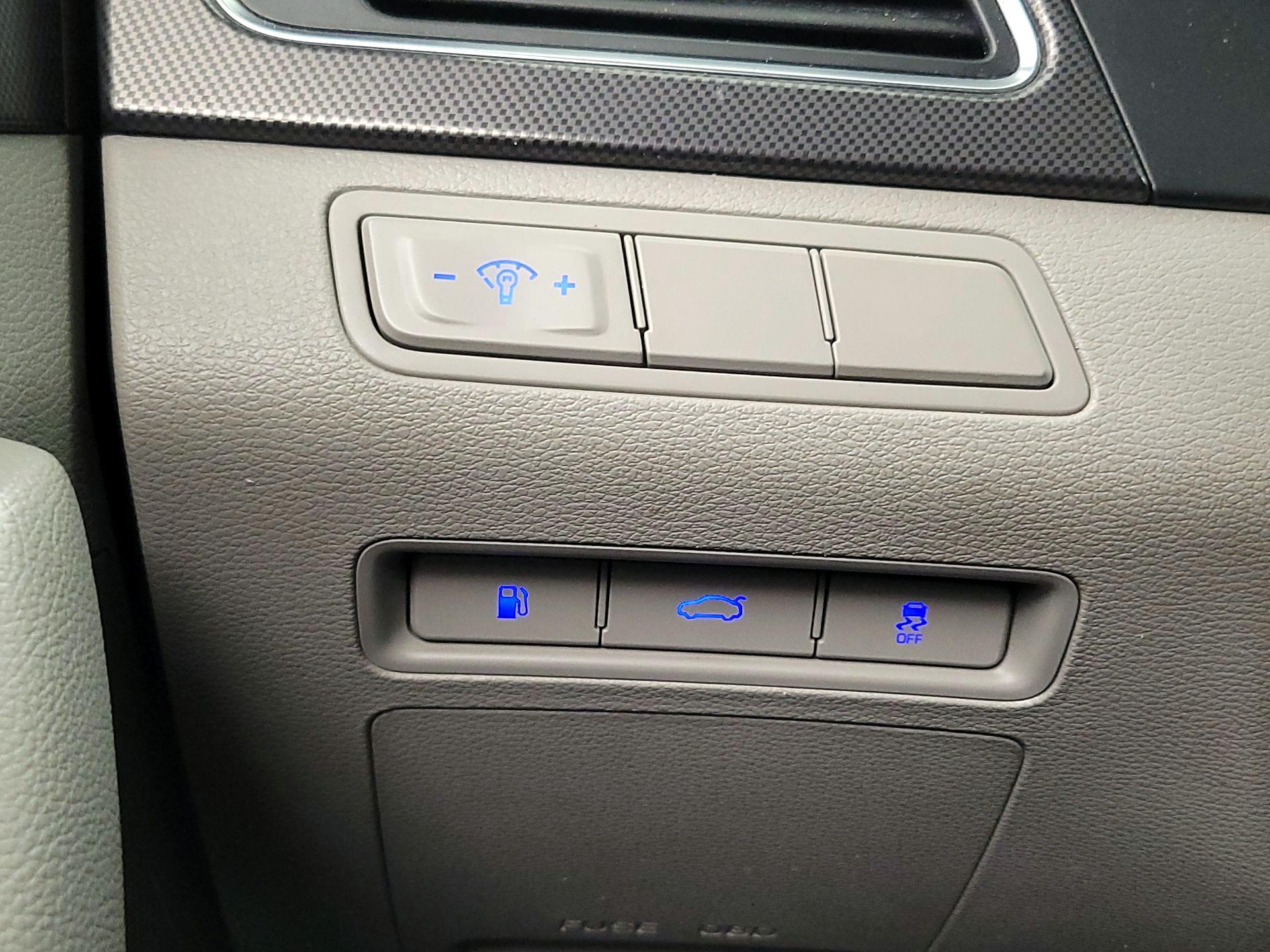 Thumbnail: 2015 Hyundai Sonata - 13