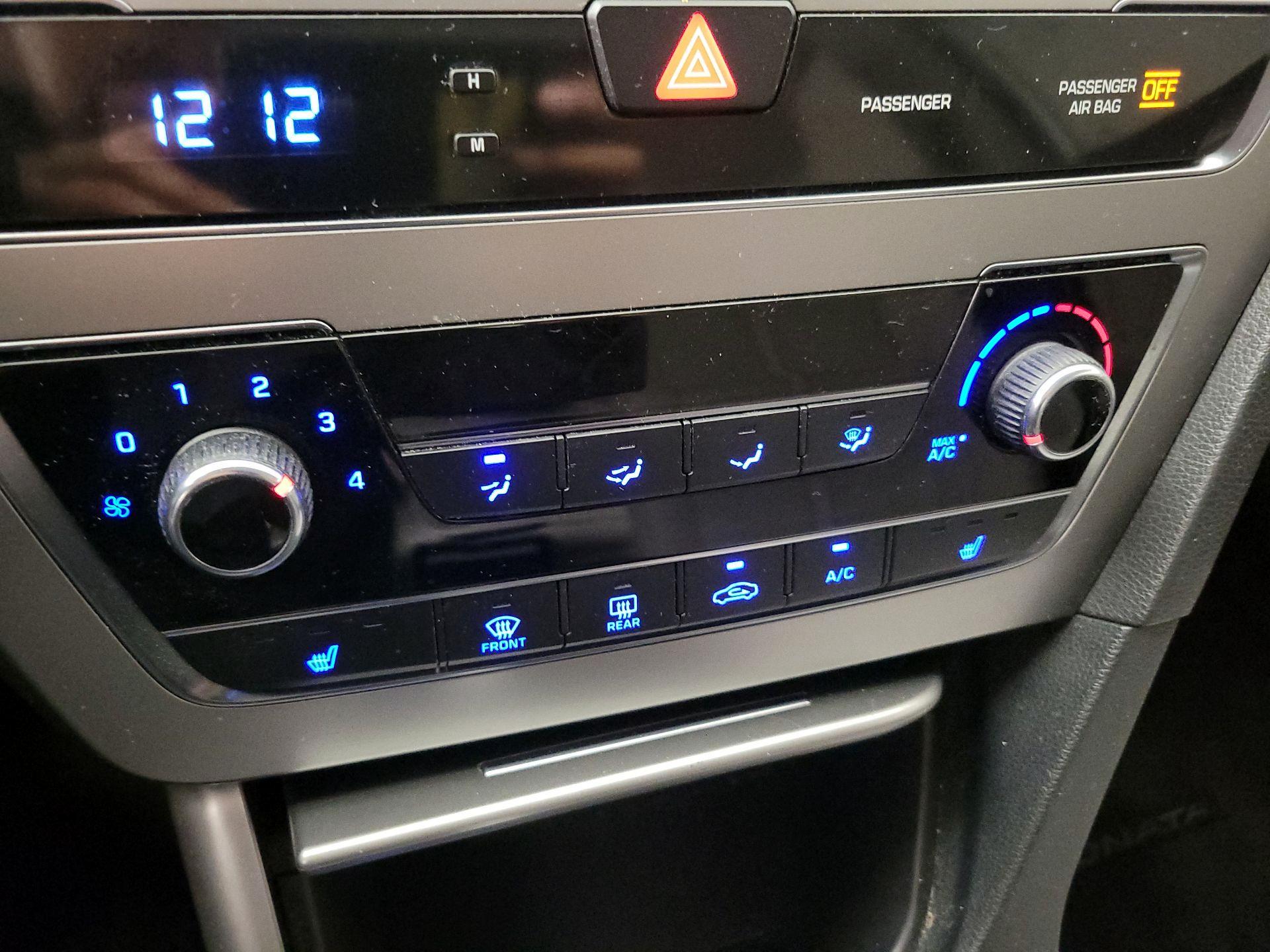 Thumbnail: 2015 Hyundai Sonata - 16