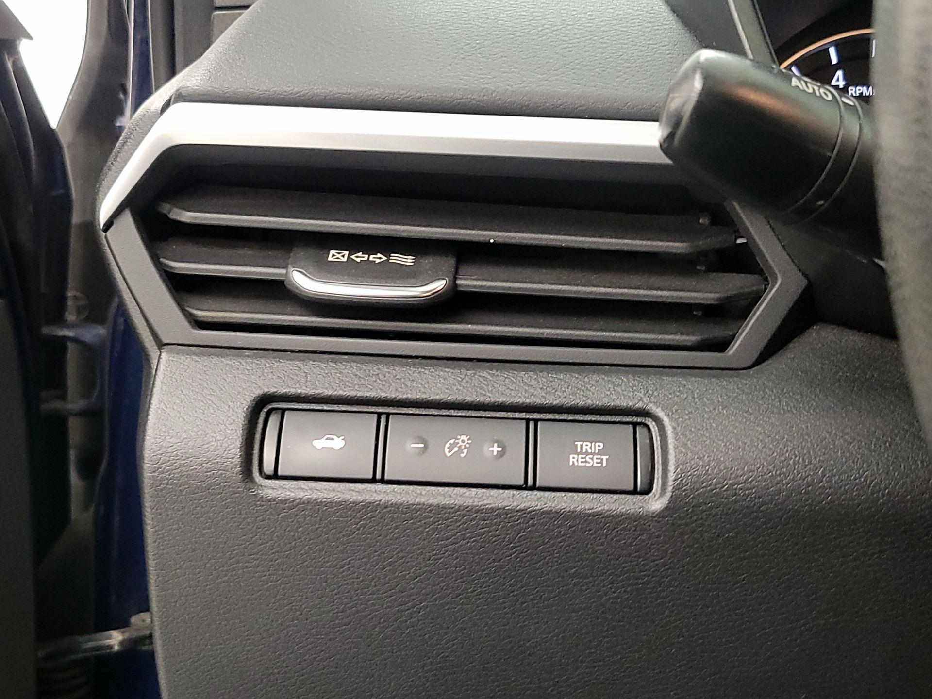 Thumbnail: 2019 Nissan Altima - 13