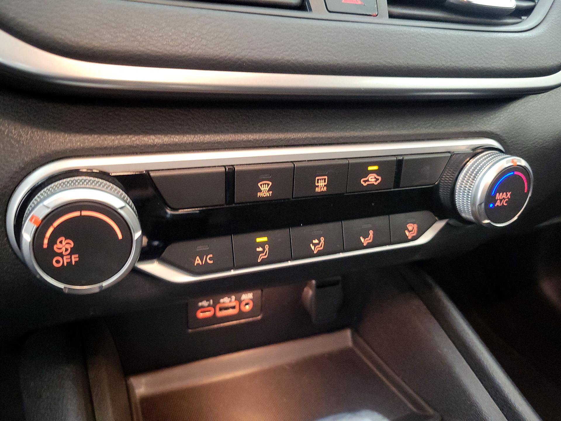 Thumbnail: 2019 Nissan Altima - 16