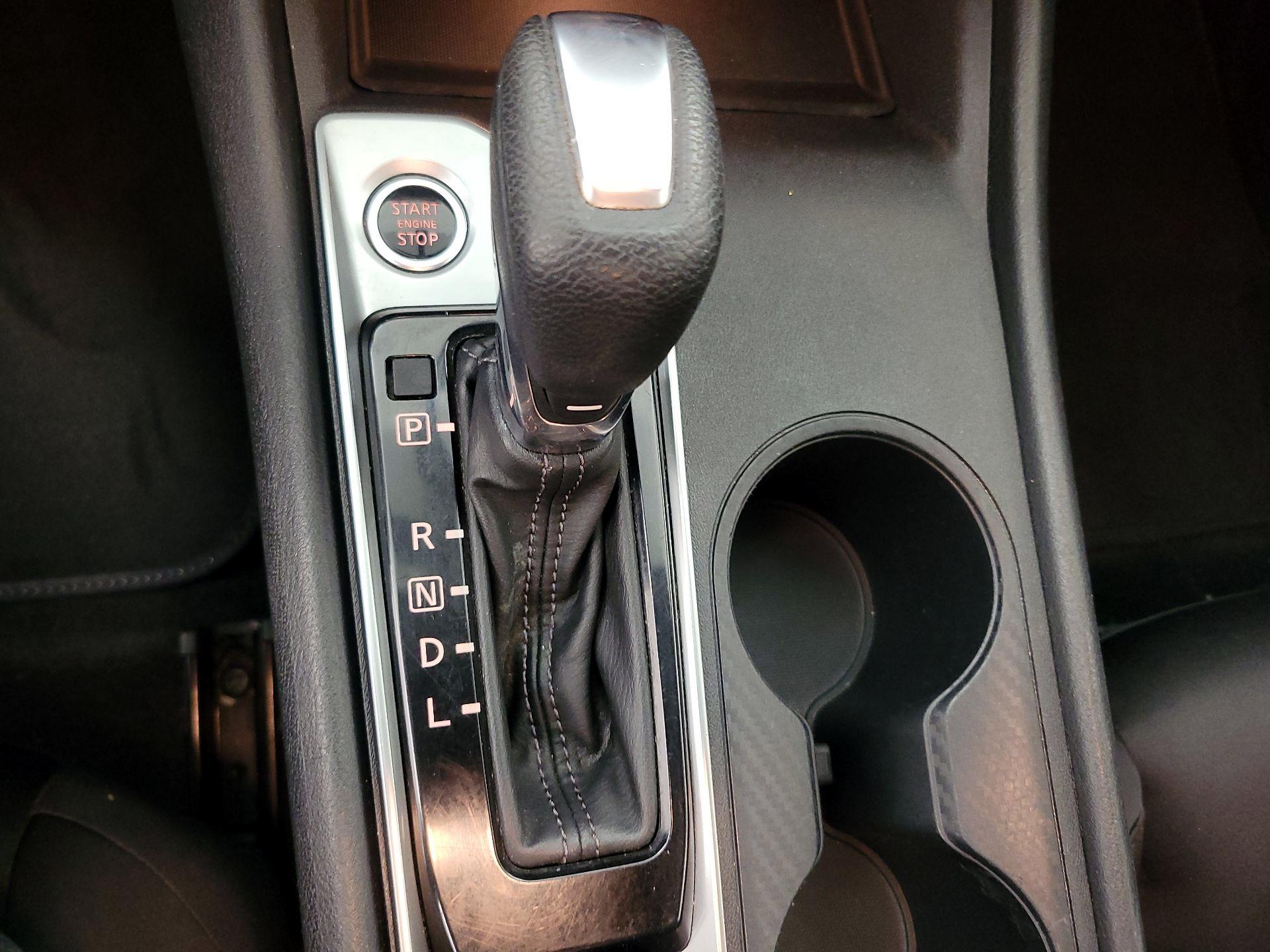 Thumbnail: 2019 Nissan Altima - 17