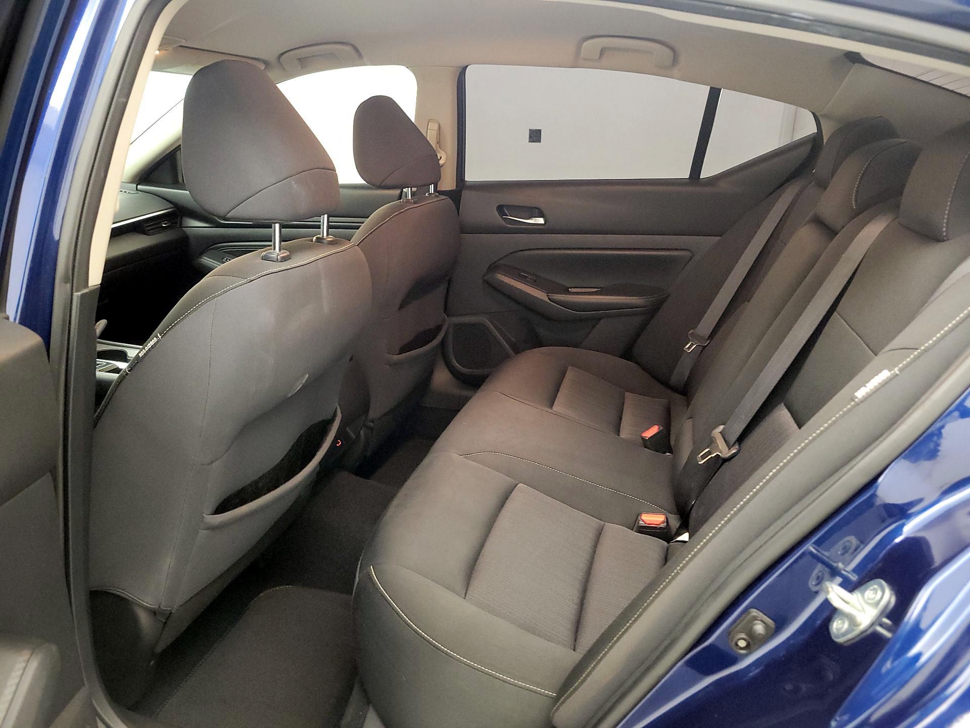 Thumbnail: 2019 Nissan Altima - 19